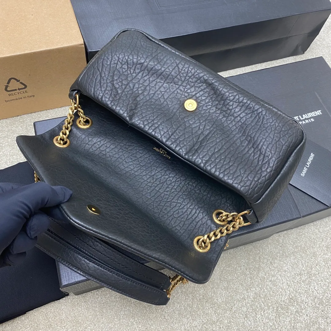 💰1560 🌈Black elephant pattern sheepskin/gold CALYPSO_elephant pattern sheepskin chain bag! Made of imported Italian sheepskin, it feels soft and delicate. The classic Y family logo, chain and buttonhole hardware are all made of Barkin matte hardware. The opening of the bag is folded and sealed with a magnetic four-button buckle, which provides first-class sealing and safety. There is an inner zipper pocket for placing mobile phones and valuables. In addition, there are no extra inner pockets, so you can use it as you like! 20240790 Model: 734153 [original leather] Size: 26×14×7cm