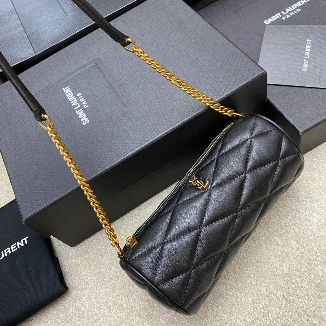 p1320 The top product on the market, sheepskin black/gold 🌈YSL's new sade small armpit cylinder bag, lambskin 🐏 with retro metal chain, just right for those who like small round bags 🤗The capacity is much larger than woc, and it looks great on the back in summer 👍20220660 Model: 699703 [original leather] Size: 20x10x10cm