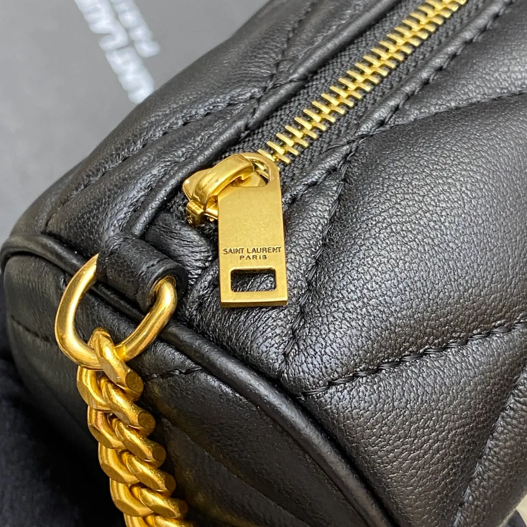 p1320 The top product on the market, sheepskin black/gold 🌈YSL's new sade small armpit cylinder bag, lambskin 🐏 with retro metal chain, just right for those who like small round bags 🤗The capacity is much larger than woc, and it looks great on the back in summer 👍20220660 Model: 699703 [original leather] Size: 20x10x10cm