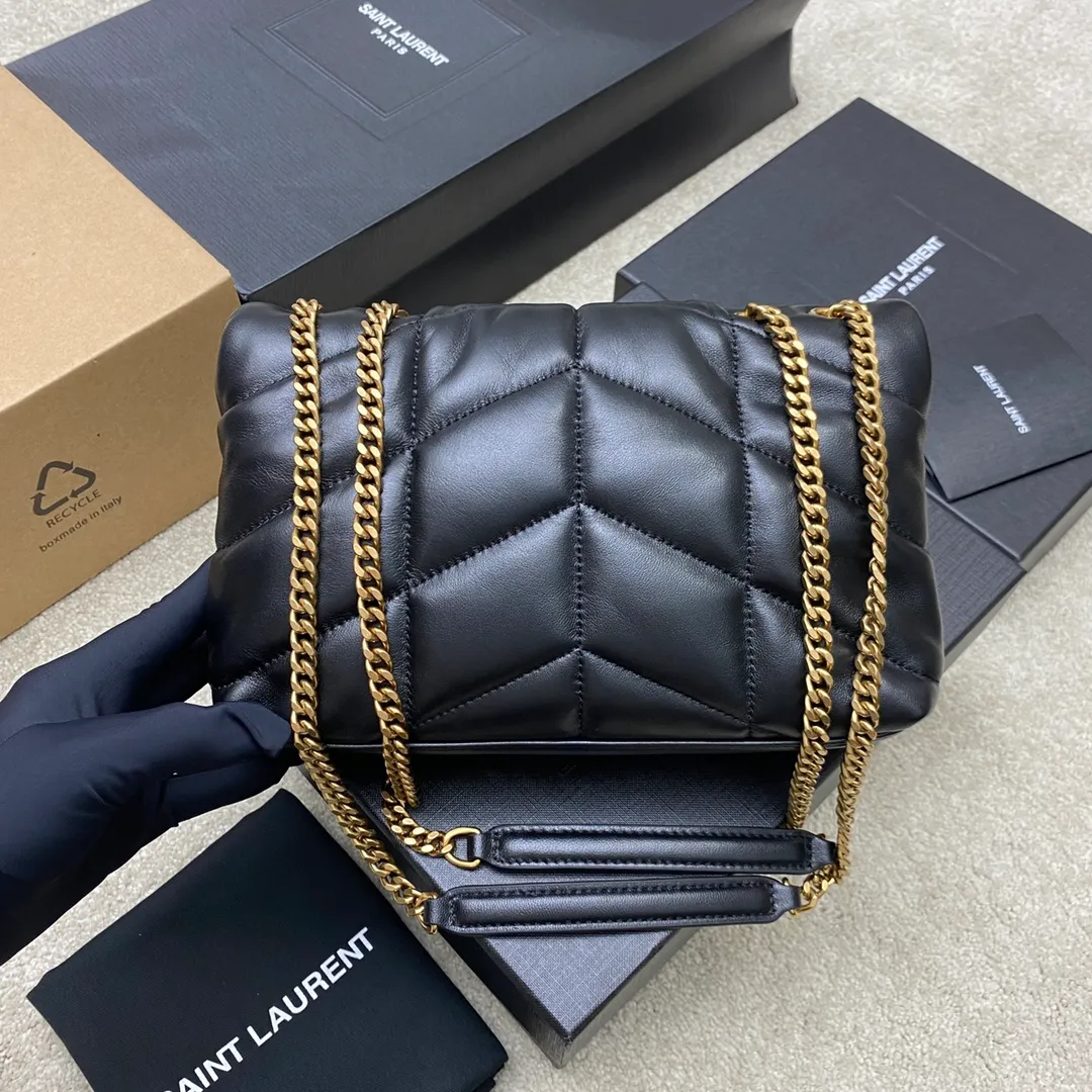 💰1440 black sheepskin/antique gold 🌈𝙇𝙤𝙪𝙇𝙤𝙪 𝙥𝙪𝙛𝙛𝙚𝙧～LOULOU PUFFER new mini double chain quilted lambskin bag, super popular style counter, the latest mini size! Made of original ZP leather, it feels soft and delicate, and it is as cute as a marshmallow when you take it out! The bag has an inner zippered pocket for mobile phones and valuables, and a card slot for cards. Apart from this, there are no extra inner pockets. Although it is small, it has all the essentials and can be used as you like👍20230720 Model: 759337 [original leather] Size: 23x15.5x5.8cm