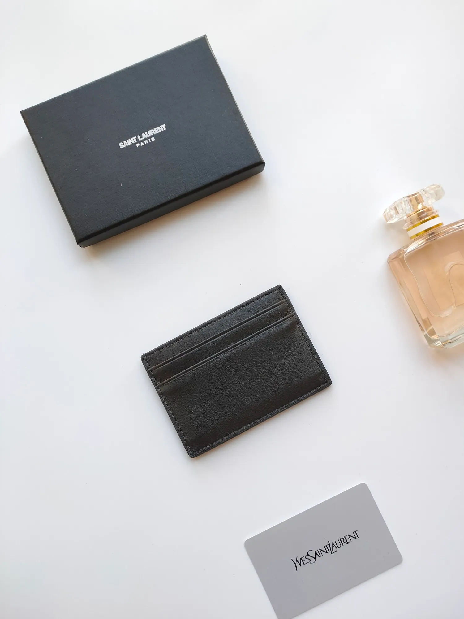 💰90 Yves Saint Laurent new product shipped 👉 Genuine card bag 🎀 Jacquard embossed stitching cowhide credit card holder, metal interlocking YSL logo original one-to-one hardware, replica details 😋 Style number: 607603 😎 Size: 10.5×7.5cm
