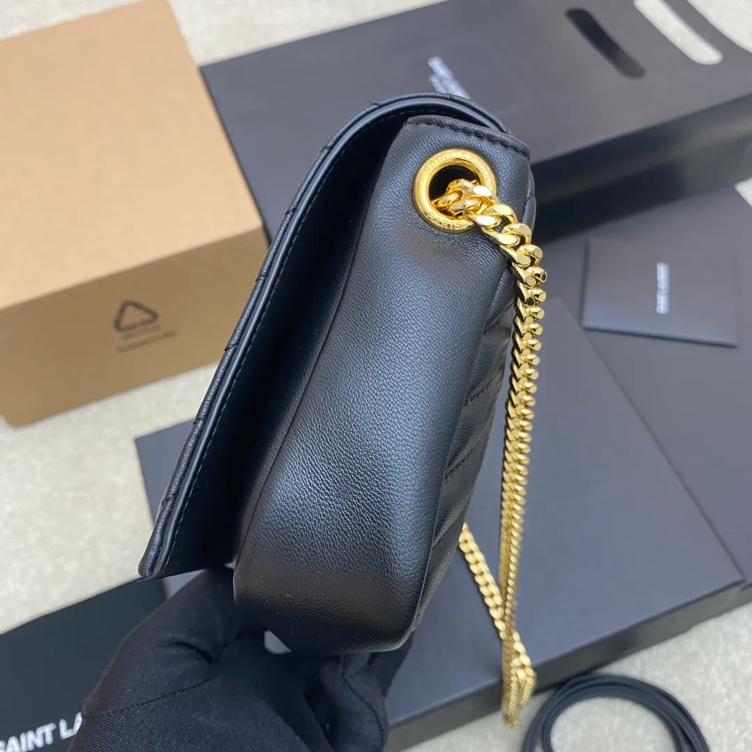Black sheepskin/gold 🌈KATE 99 quilted sheepskin handbag. Speaking of the most popular bags in the past two years, the name of the armpit bag must be included! Carry it with a spaghetti strap. There is a kind of casual French elegance, which makes people think that this girl is very fashionable at first glance, but she is also effortlessly fashionable. There is also a long leather shoulder strap that can be worn interchangeably! One pack for multiple uses👍 Model: 632014 [original leather] Size: 26x13.5x4.5cm🌺🌺🌺6582090