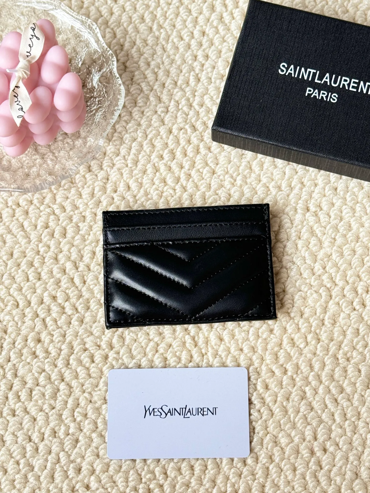 💰100 ysl Yves Saint Laurent's most classic genuine card bag, with sheepskin microfiber lining, jacquard embossed stitching sheepskin credit card holder, metal interlocking YSL logo original single-pair hardware, copied details Style number: 423291 Size: 10.5×7.5×0.5cm