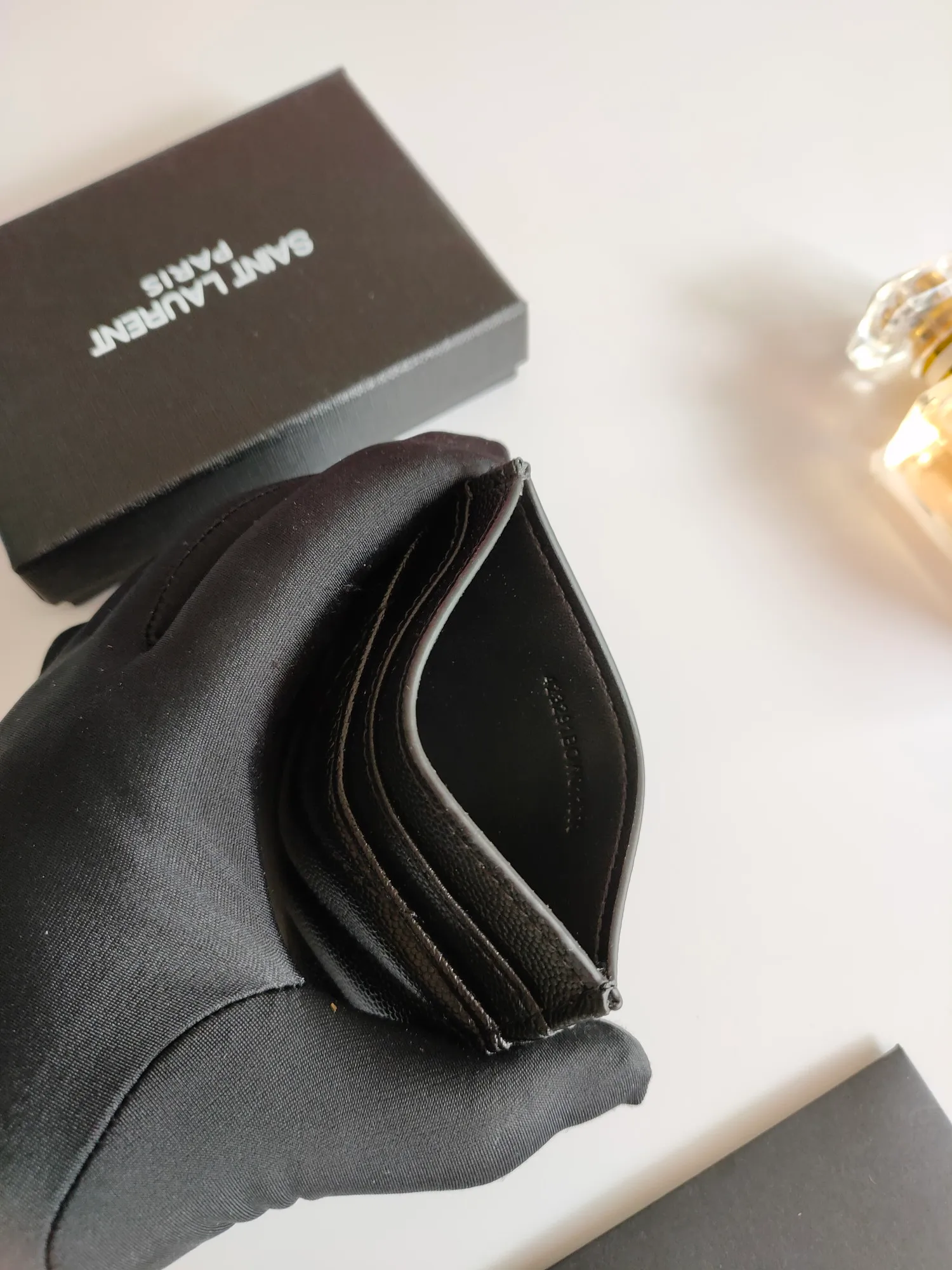 💰110 Yves Saint Laurent new products shipped👉Genuine pickup bag, cowhide ball pattern🎀Sheep pattern microfiber lining, jacquard stitching genuine leather credit card holder, metal interlocking YSL logo original single pair hardware, copy details😋Style number: 423291😎Size: 10.5×7.5×0.5cm