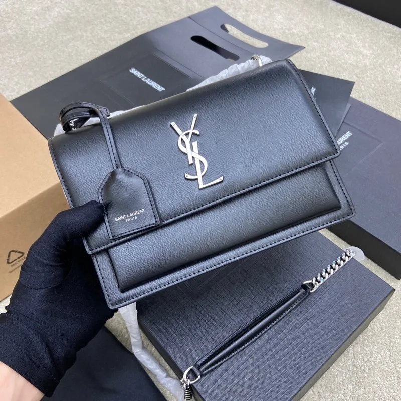 💰1500 Black hand-rubbed/white steel 🌈𝑺𝒖𝒏𝒔𝒆𝒕 𝟮𝟮𝒄𝒎#Classic cowhide hand-rubbed postman shoulder crossbody bag! Original leather version! High quality genuine leather, genuine mold opening hardware, pursue every detail, and strive to be infinitely close to genuine! 20210750 Size: 22x8x16cm Model: 442906 [Original leather]