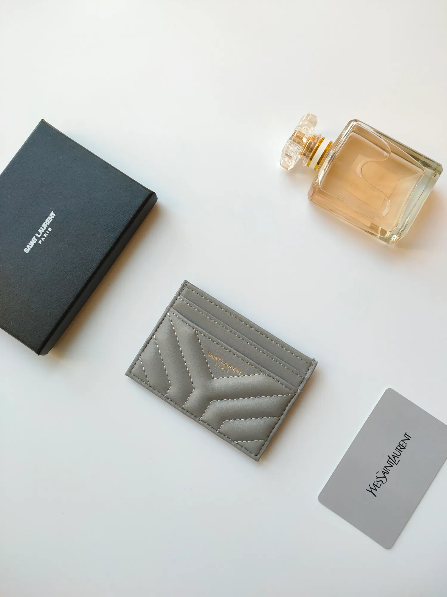💰90 Yves Saint Laurent new product shipped 👉 Genuine pickup bag 🎀 Jacquard embossed stitching cowhide credit card holder, YSL logo hot stamping, copy details 😋 Style number: 705218 😎 Size: 10.5×7.5cm