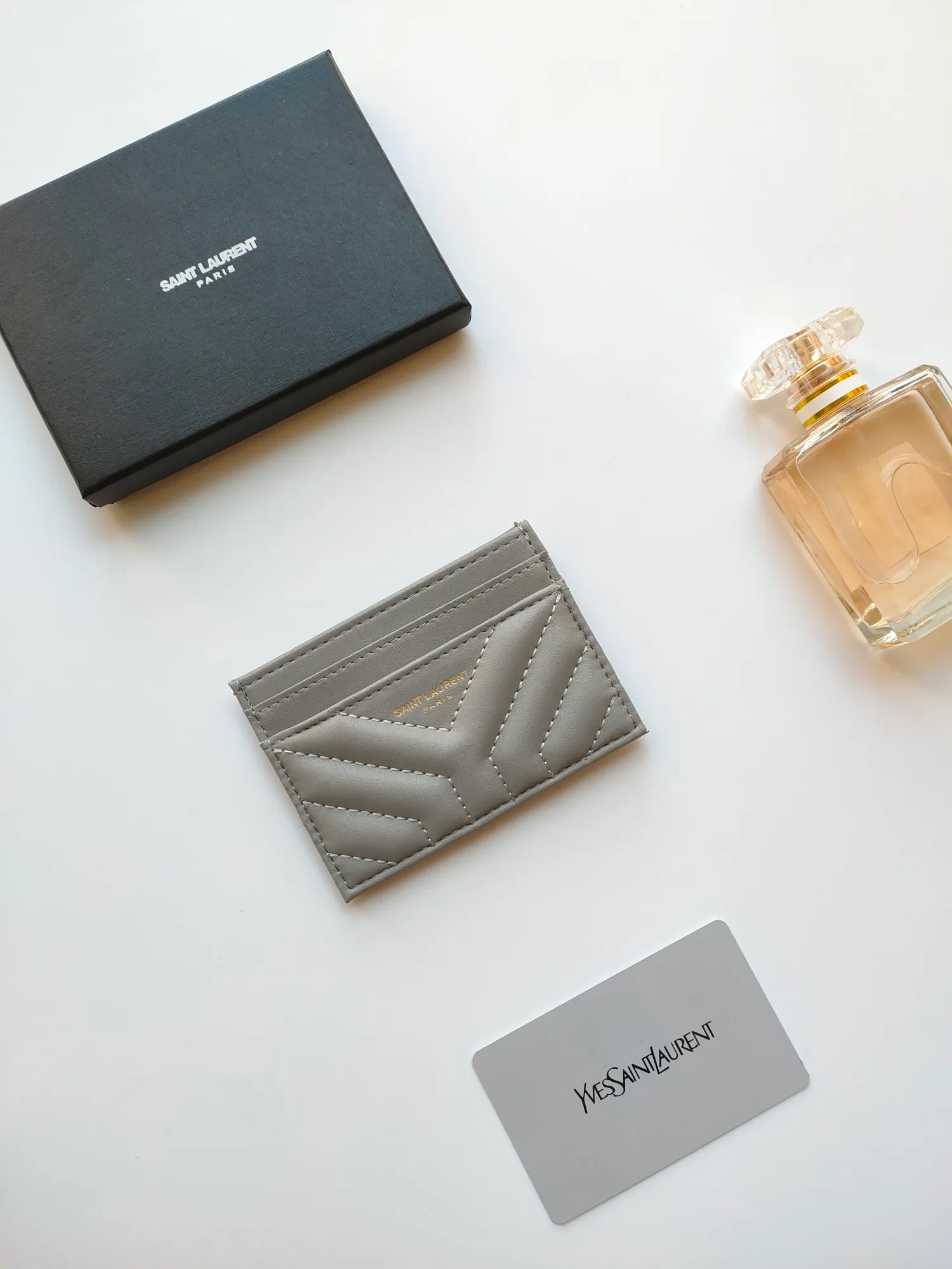 💰90 Yves Saint Laurent new product shipped 👉 Genuine pickup bag 🎀 Jacquard embossed stitching cowhide credit card holder, YSL logo hot stamping, copy details 😋 Style number: 705218 😎 Size: 10.5×7.5cm