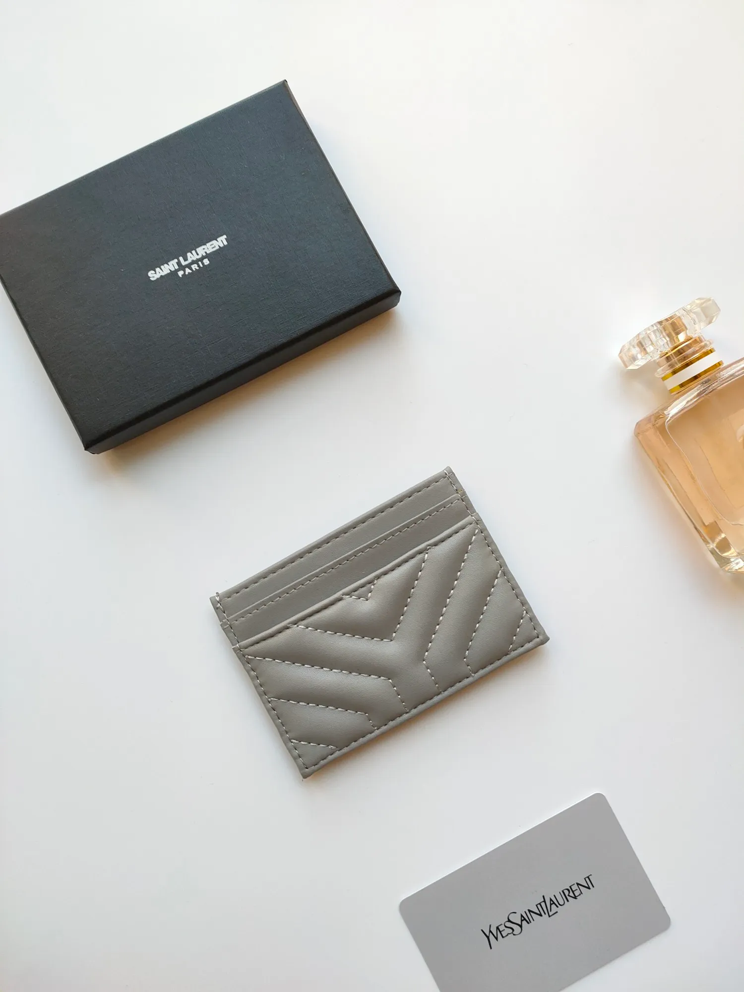 💰90 Yves Saint Laurent new product shipped 👉 Genuine pickup bag 🎀 Jacquard embossed stitching cowhide credit card holder, YSL logo hot stamping, copy details 😋 Style number: 705218 😎 Size: 10.5×7.5cm