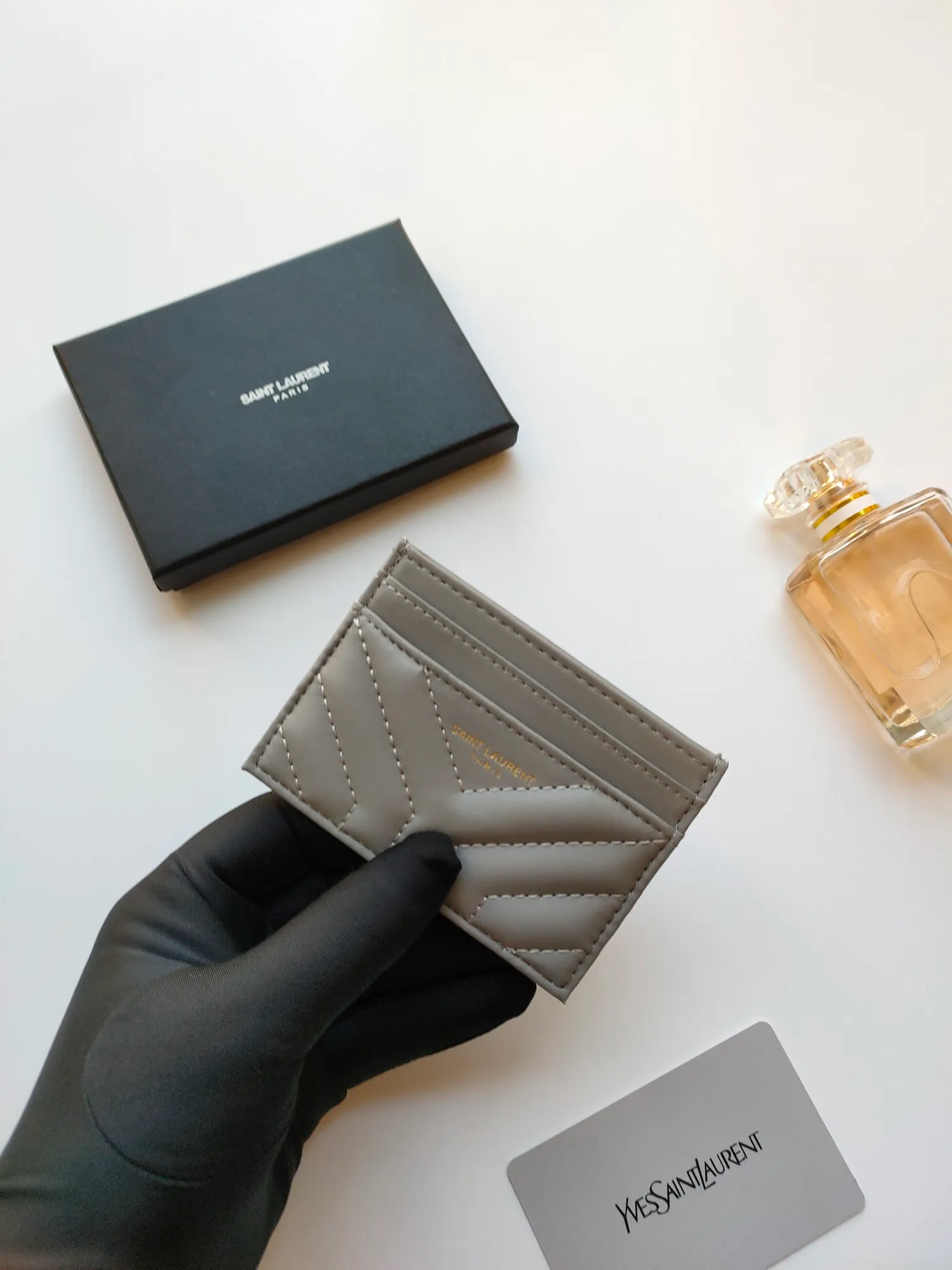 💰90 Yves Saint Laurent new product shipped 👉 Genuine pickup bag 🎀 Jacquard embossed stitching cowhide credit card holder, YSL logo hot stamping, copy details 😋 Style number: 705218 😎 Size: 10.5×7.5cm