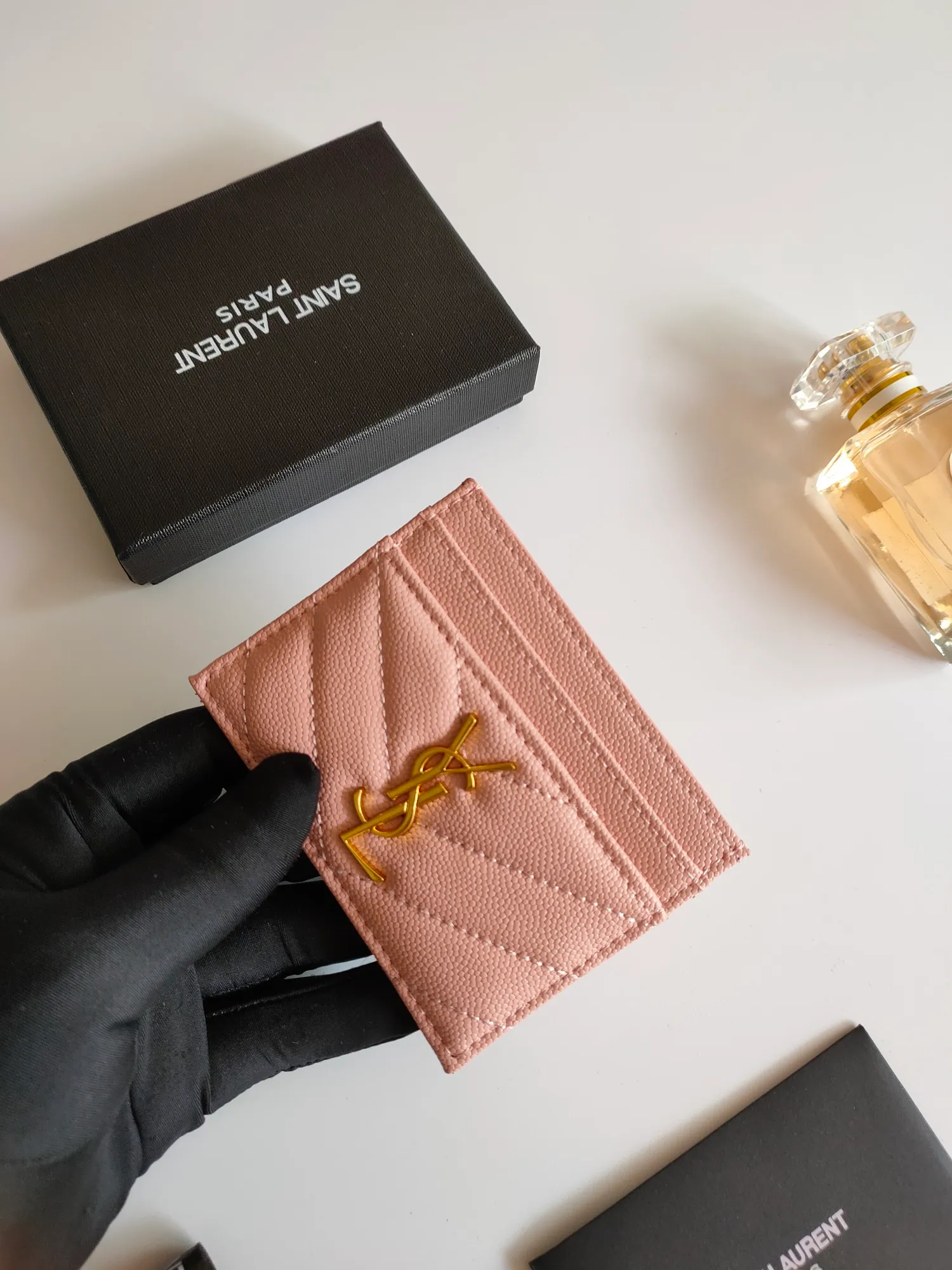 💰110 Yves Saint Laurent new products shipped👉Genuine pickup bag, cowhide ball pattern🎀Sheep pattern microfiber lining, jacquard stitching genuine leather credit card holder, metal interlocking YSL logo original single pair hardware, copy details😋Style number: 423291😎Size: 10.5×7.5×0.5cm