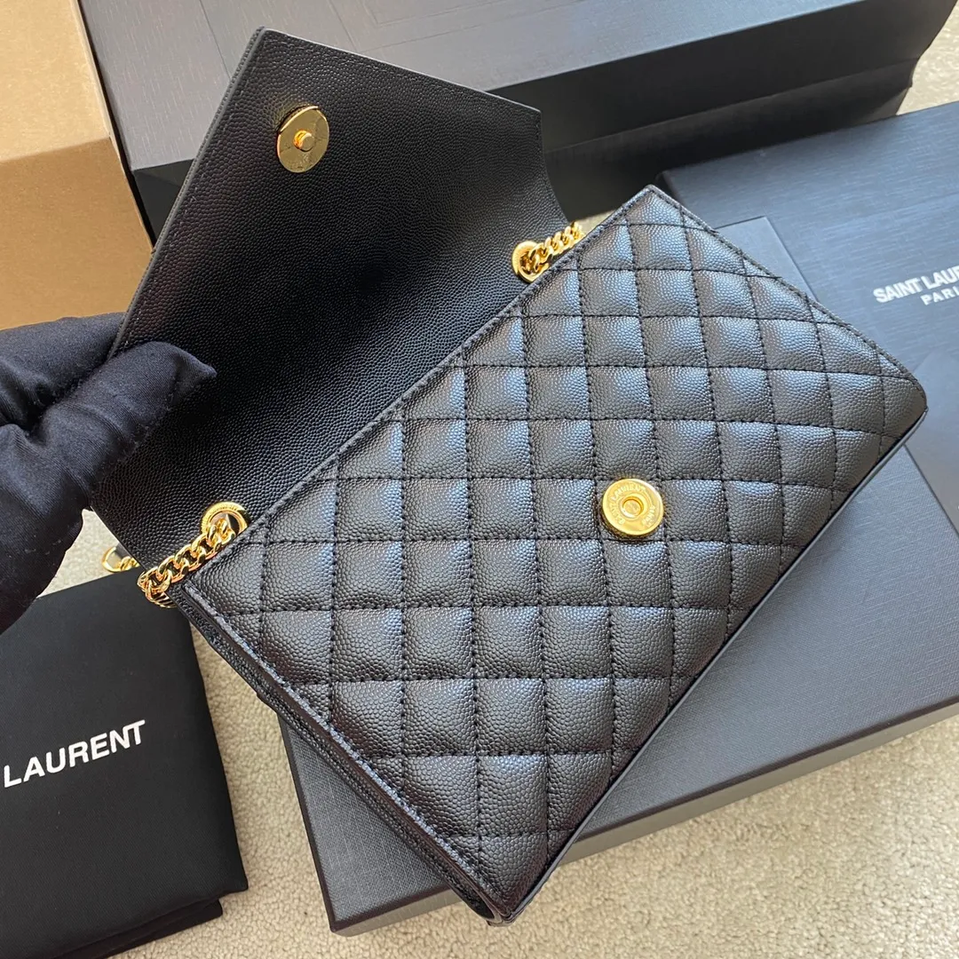 Black ball pattern/gold buckle 🌈YSL new style 𝑬𝒏𝒗𝒆𝒍𝒐𝒑𝒆#Small size 21CM Original grain embossed quilted leather envelope bag is classic and timeless, the sky-high V pattern and rhombus caviar pattern, Italian ZP original cowhide with eye-catching Y family logo, elegant and fashionable all in one! Get it and it’s ZP! 20220680 Model: 600915 [original leather] Size: 21x13x6cm