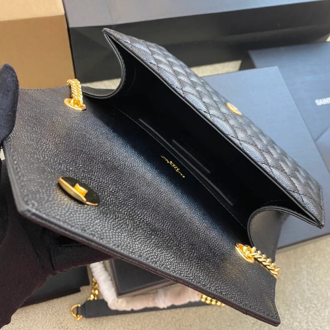 Black ball pattern/gold buckle 🌈YSL new style 𝑬𝒏𝒗𝒆𝒍𝒐𝒑𝒆#Small size 21CM Original grain embossed quilted leather envelope bag is classic and timeless, the sky-high V pattern and rhombus caviar pattern, Italian ZP original cowhide with eye-catching Y family logo, elegant and fashionable all in one! Get it and it’s ZP! 20220680 Model: 600915 [original leather] Size: 21x13x6cm