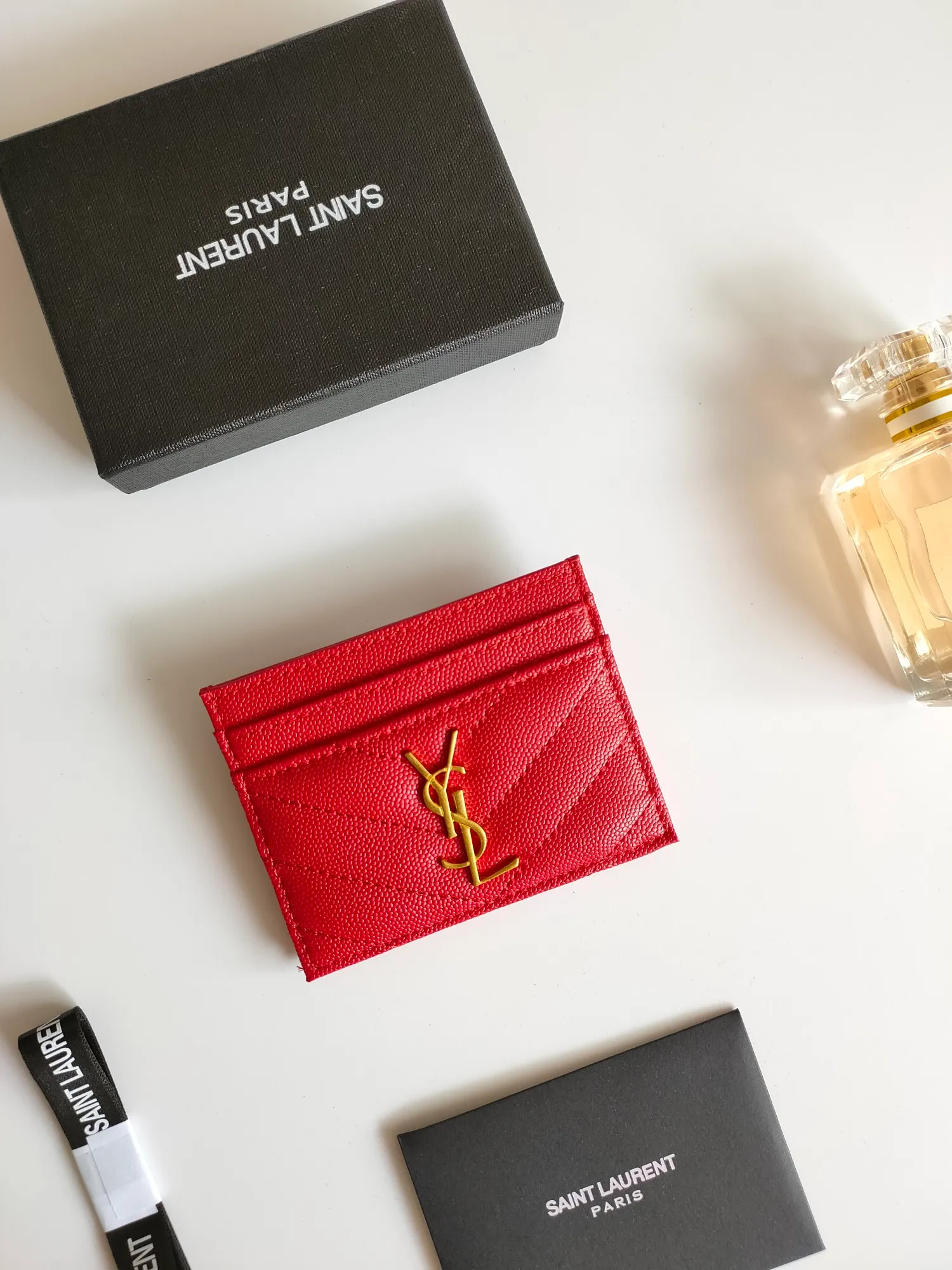 💰110 Yves Saint Laurent new products shipped👉Genuine pickup bag, cowhide ball pattern🎀Sheep pattern microfiber lining, jacquard stitching genuine leather credit card holder, metal interlocking YSL logo original single pair hardware, copy details😋Style number: 423291😎Size: 10.5×7.5×0.5cm
