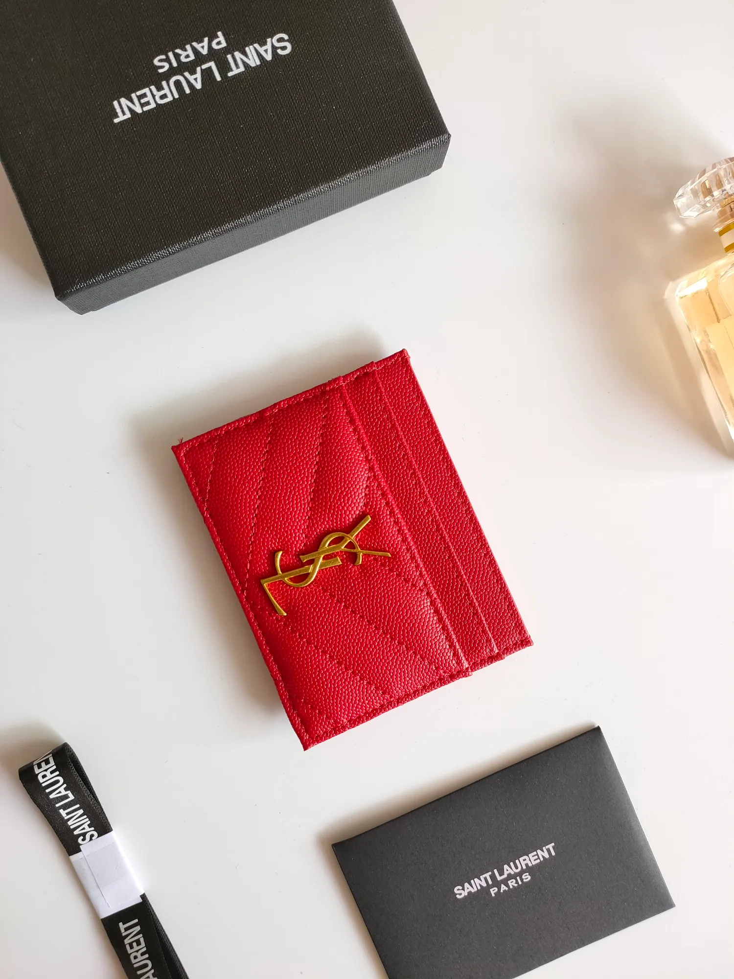 💰110 Yves Saint Laurent new products shipped👉Genuine pickup bag, cowhide ball pattern🎀Sheep pattern microfiber lining, jacquard stitching genuine leather credit card holder, metal interlocking YSL logo original single pair hardware, copy details😋Style number: 423291😎Size: 10.5×7.5×0.5cm