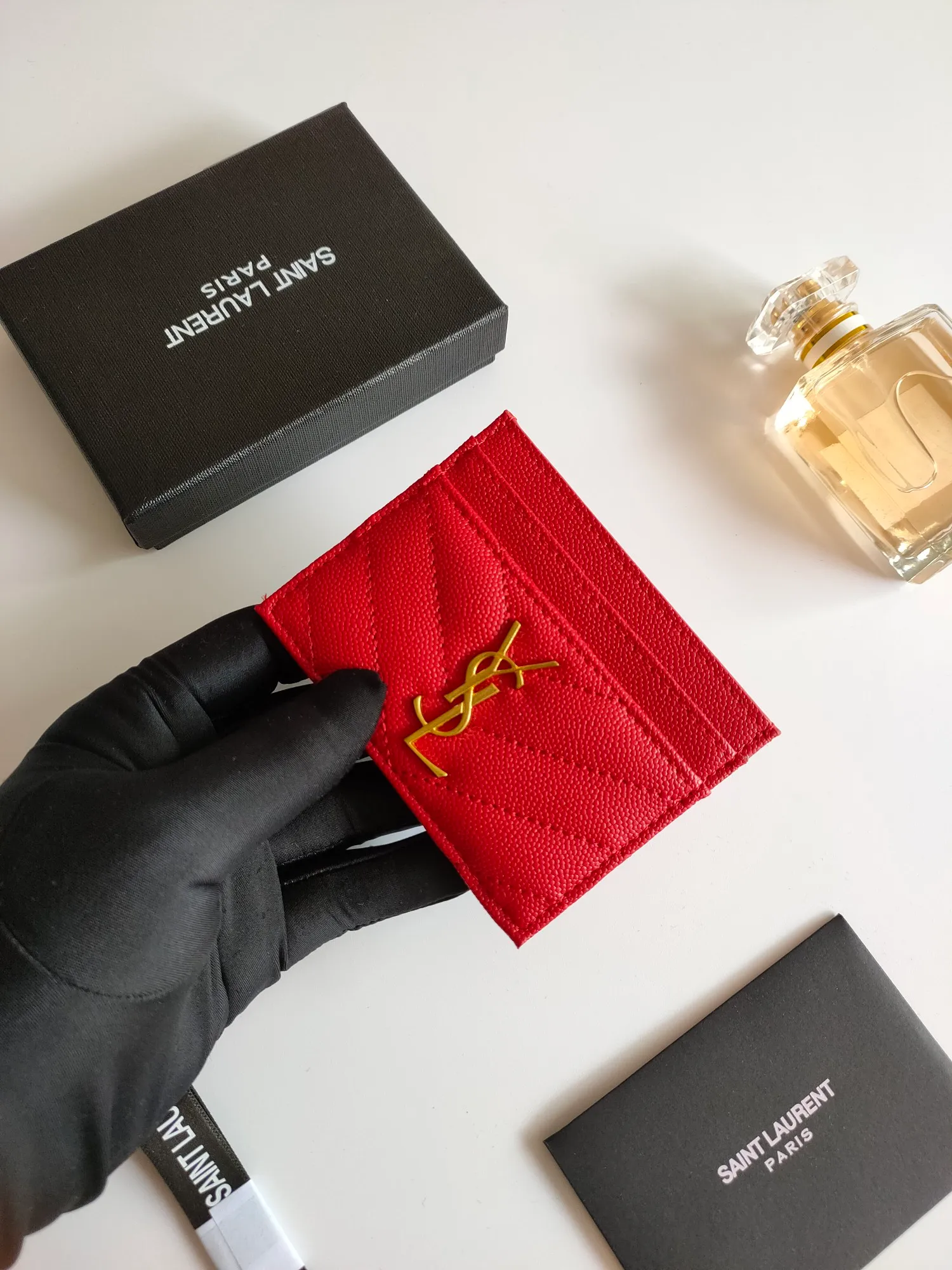 💰110 Yves Saint Laurent new products shipped👉Genuine pickup bag, cowhide ball pattern🎀Sheep pattern microfiber lining, jacquard stitching genuine leather credit card holder, metal interlocking YSL logo original single pair hardware, copy details😋Style number: 423291😎Size: 10.5×7.5×0.5cm