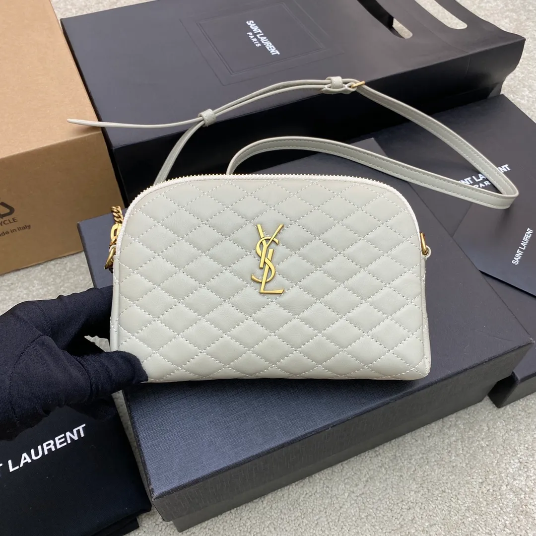 White sheepskin/gold 🌈YSL's new GABY quilted sheepskin chain shell bag, equipped with classic YSL logo, soft original sheepskin material, adjustable chain length: 57cm, light bronze metal hardware, sheepskin lining👍20220650 Model: 733667 [original leather] Size: 13x9x3.5cm