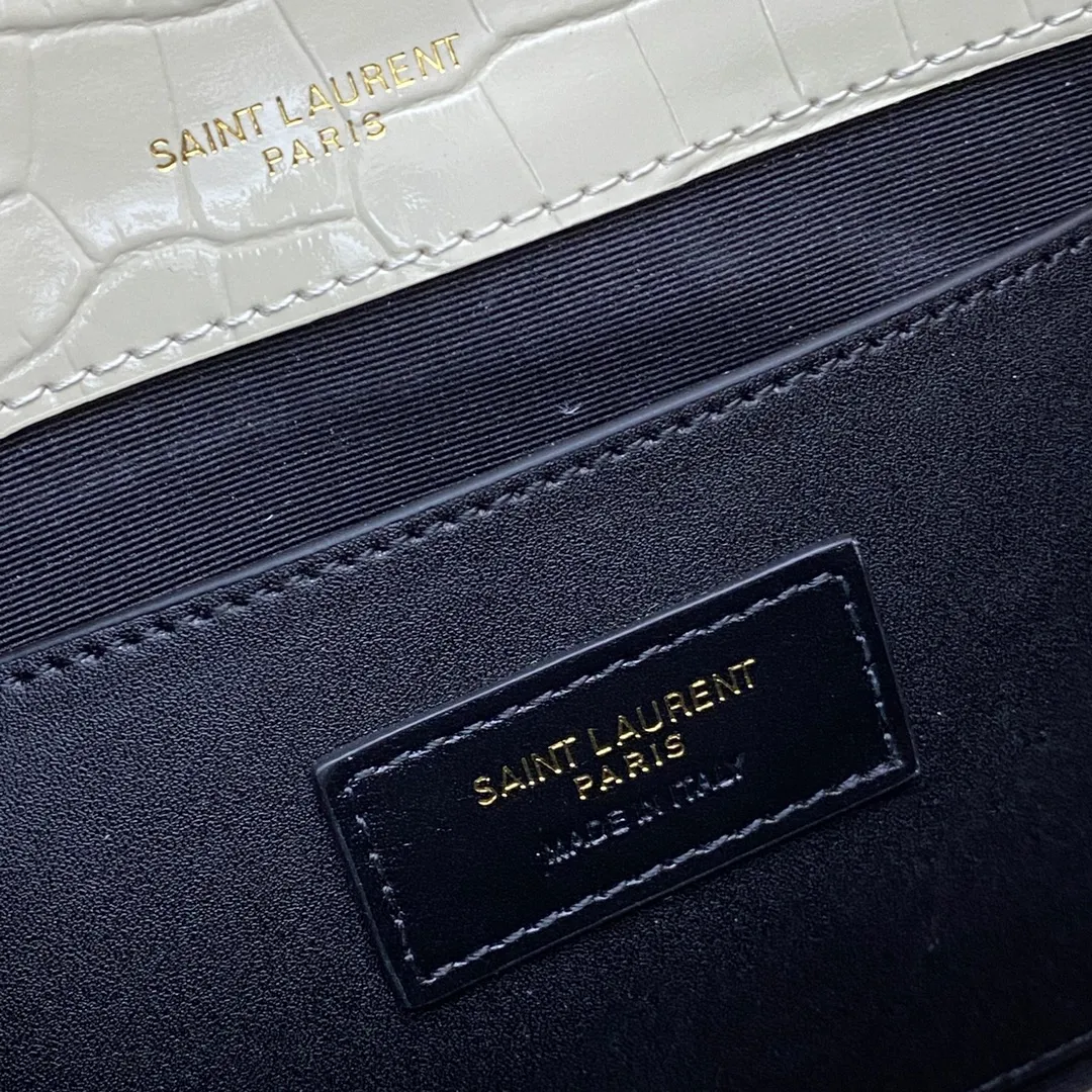 💰1300 Milk White Crocodile/Gold 🌈Y’s most classic style Kate crocodile pattern chain crossbody bag! A versatile style that is a must-have in every girl’s wardrobe! High-quality original crocodile embossed cowhide, wear-resistant and scratch-resistant, no need to take special care of it💫Believe me, kate is definitely an eternal classic. No Y family tassel bag would dare to call itself fashionable👍20210650 Model: 377829 [original leather] Size: 24*14.5*5.5cm