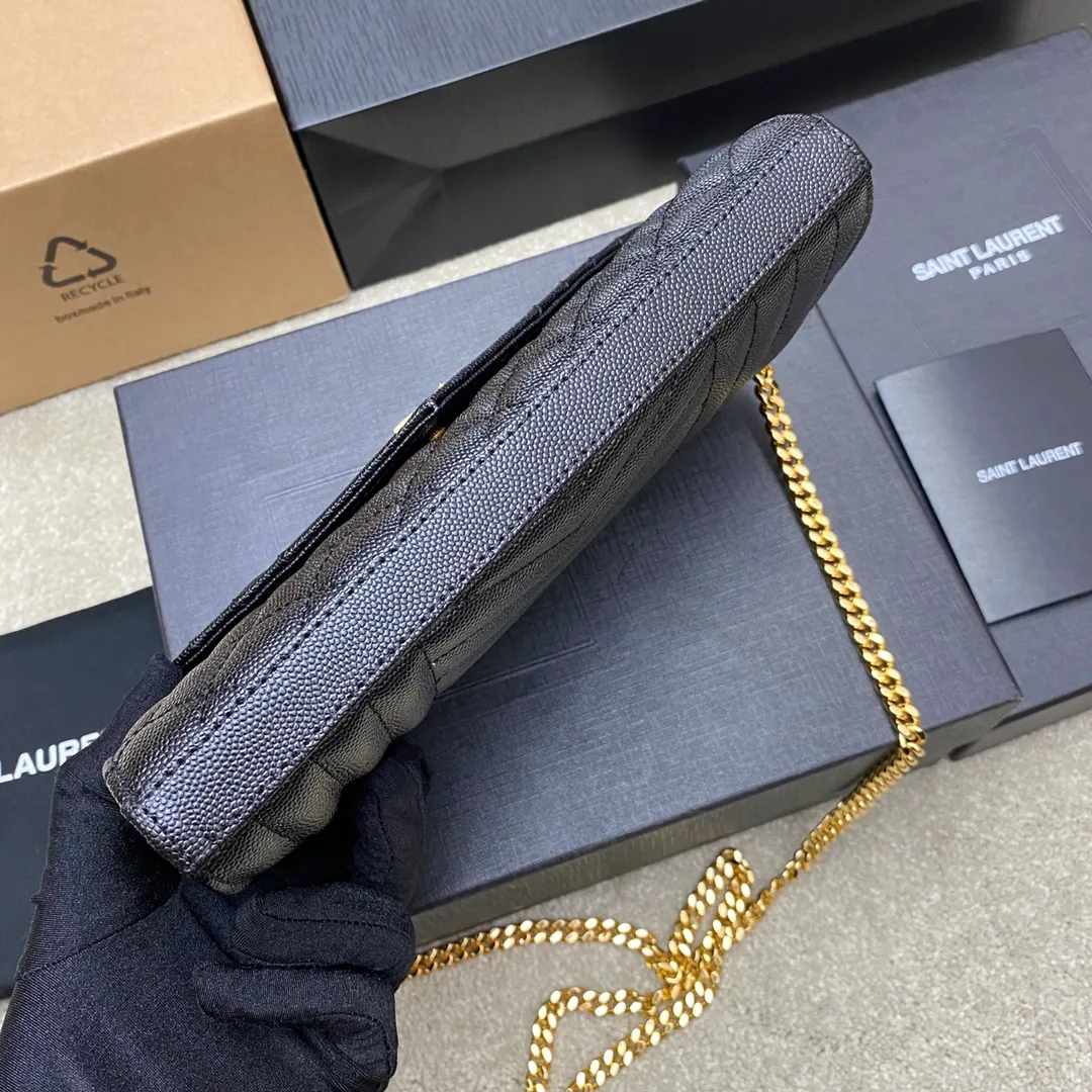 💰1300 black ball pattern/gold buckle 🌈YSL latest ENVELOPE Woc envelope bag ✉️Original caviar ball pattern, engraved inner zipper compartment, can be used as a clutch bag or as a shoulder bag. There are multiple card slots inside. Compact and practical 👍20220650 Model: 620280 [original leather] Size: 22.5x14x4cm
