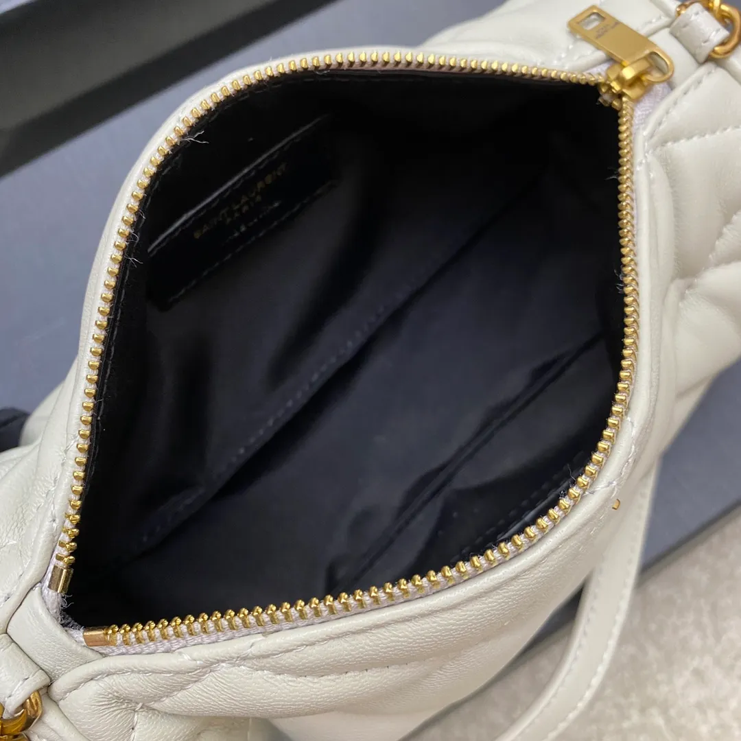 p1320 The top product on the market, sheepskin white/gold 🌈YSL’s new sade small armpit cylinder bag, lambskin 🐏 with retro metal chain, just right for those who like small round bags 🤗The capacity is much larger than woc, and it looks great on the back in summer 👍20220660 Model: 699703 [original leather] Size: 20x10x10cm