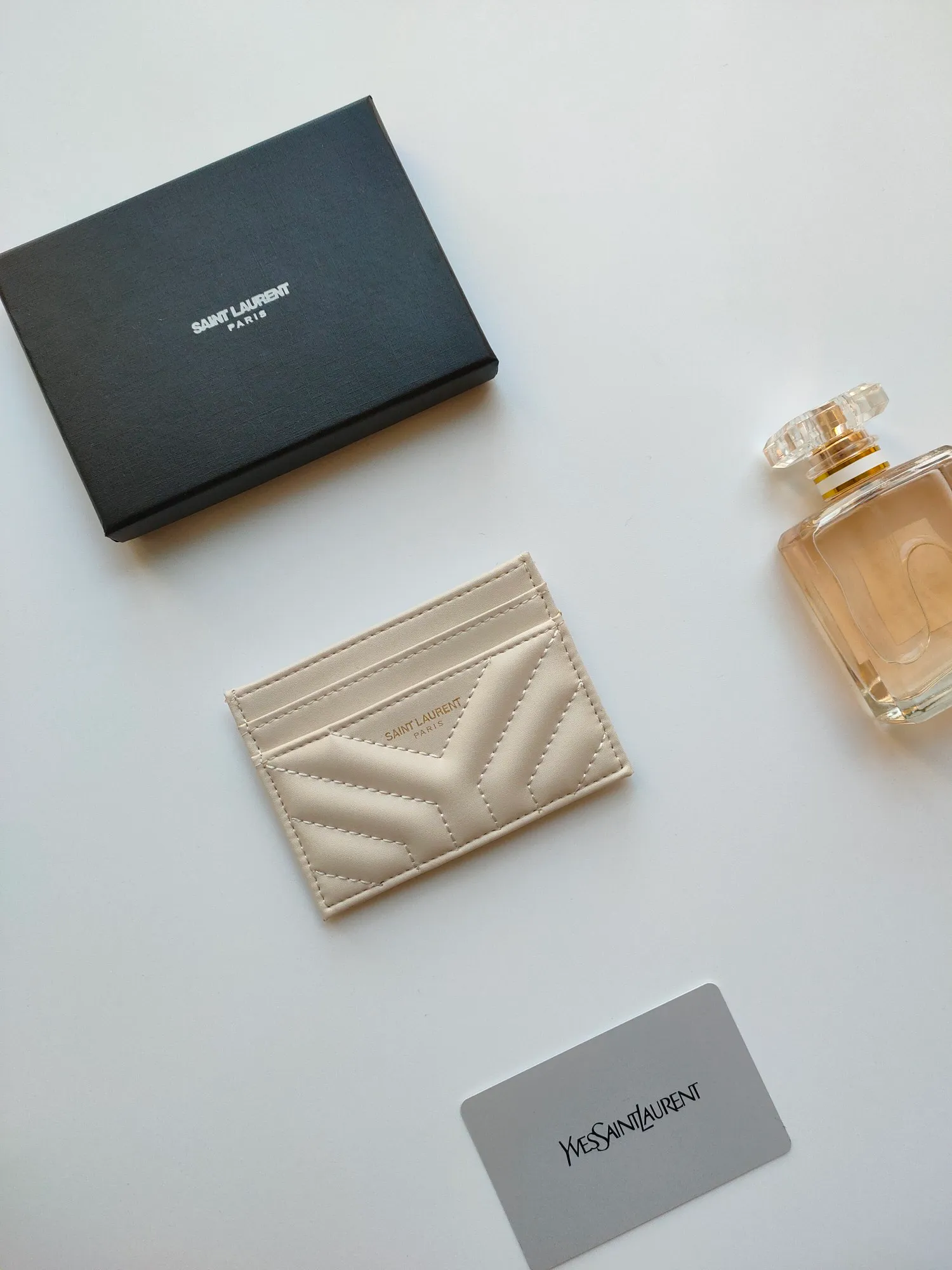 💰90 Yves Saint Laurent new product shipped 👉 Genuine pickup bag 🎀 Jacquard embossed stitching cowhide credit card holder, YSL logo hot stamping, copy details 😋 Style number: 705218 😎 Size: 10.5×7.5cm