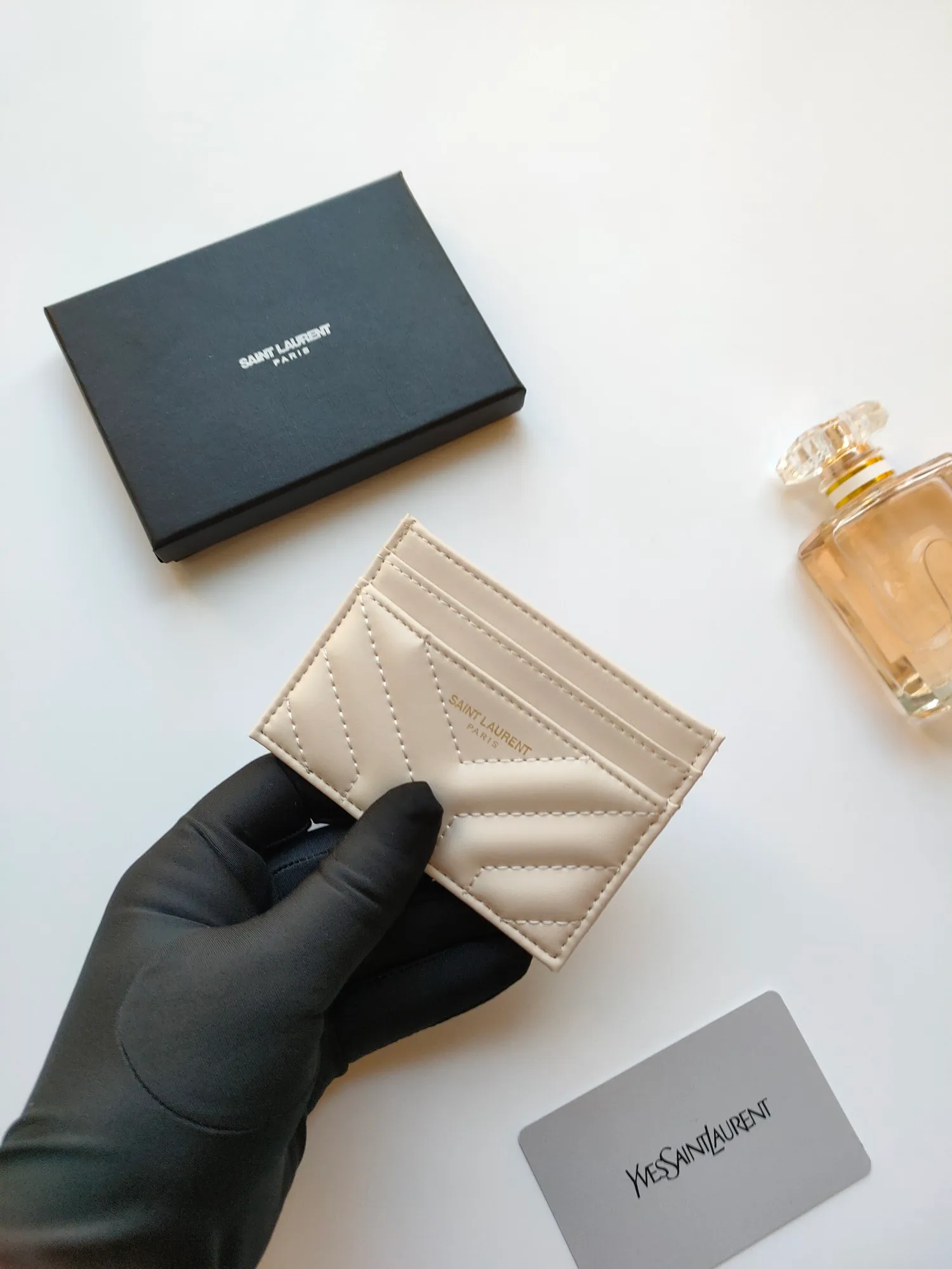💰90 Yves Saint Laurent new product shipped 👉 Genuine pickup bag 🎀 Jacquard embossed stitching cowhide credit card holder, YSL logo hot stamping, copy details 😋 Style number: 705218 😎 Size: 10.5×7.5cm