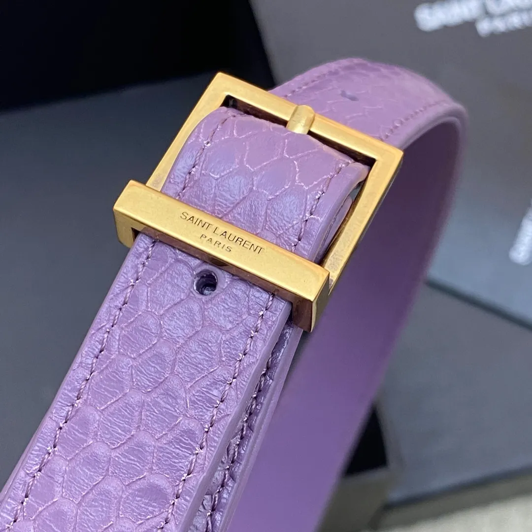 💰1360 purple snake pattern/gold 🌈𝑳𝑬 5 𝐀̀ 7 new snake pattern, Y family’s armpit bag that is extremely popular this year. The outline of the bag itself is simple and three-dimensional, and it looks stiff but not too sharp. Paired with the brand's iconic plug-in buckle, the overall look gives a unique and elegant look that is both classic and elegant, yet also fashionable and modern! 20230680 Model: 657228 [original leather] Size: 24.5x16x6cm