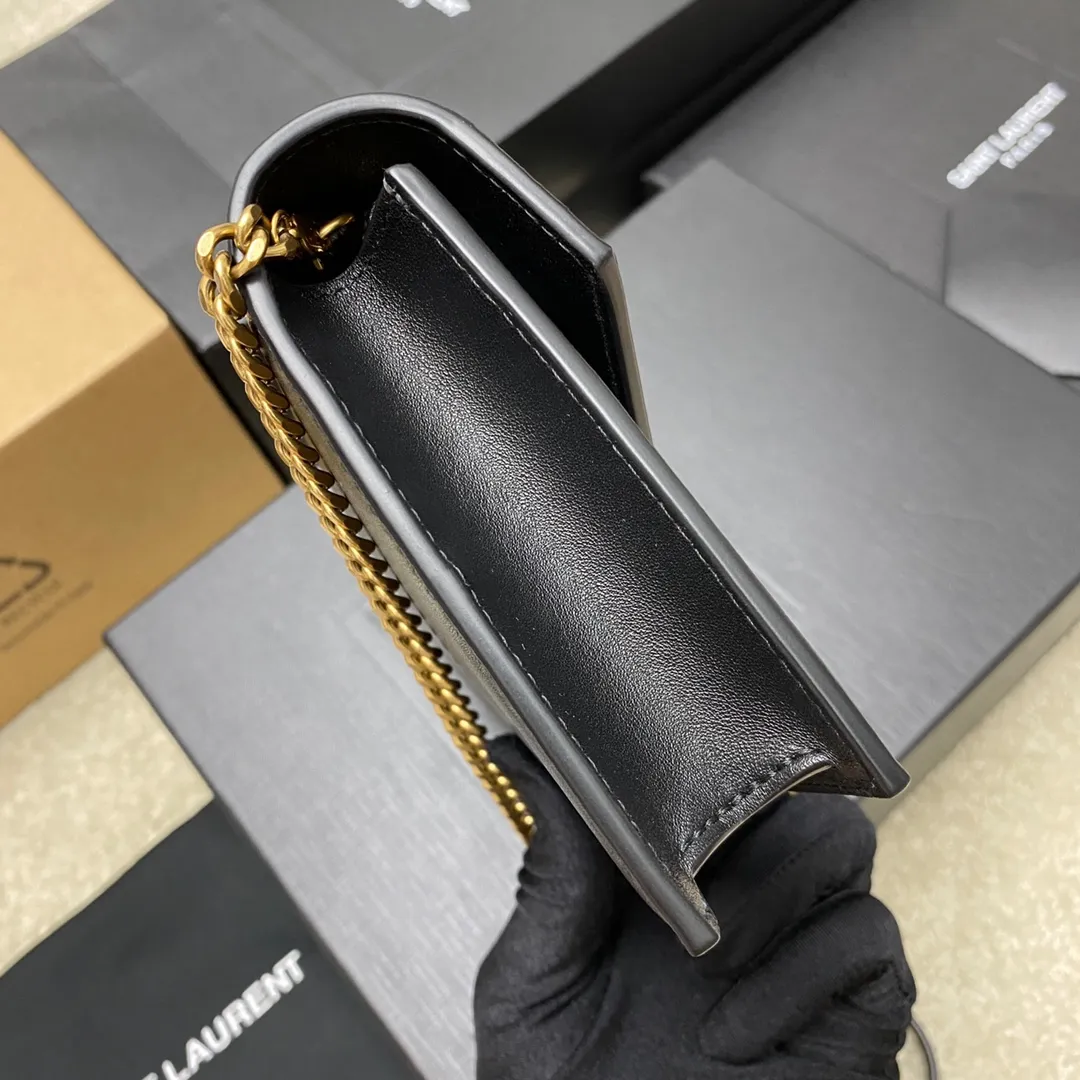 p1220 The top product in the market, black sheepskin/gold 🌈Y’s new product LE CASSANDRE smooth leather envelope chain wallet, made of Italian imported lambskin, soft to the touch! Front flap wallet, decorated with three-color metal logo, super nice! LECASSANDRE interior: six card slots, one bill slot, one main compartment, and one zippered coin pocket, practical and stylish! 20230610 Model: 743050 [original leather] Size: 19x12.5x3.5cm