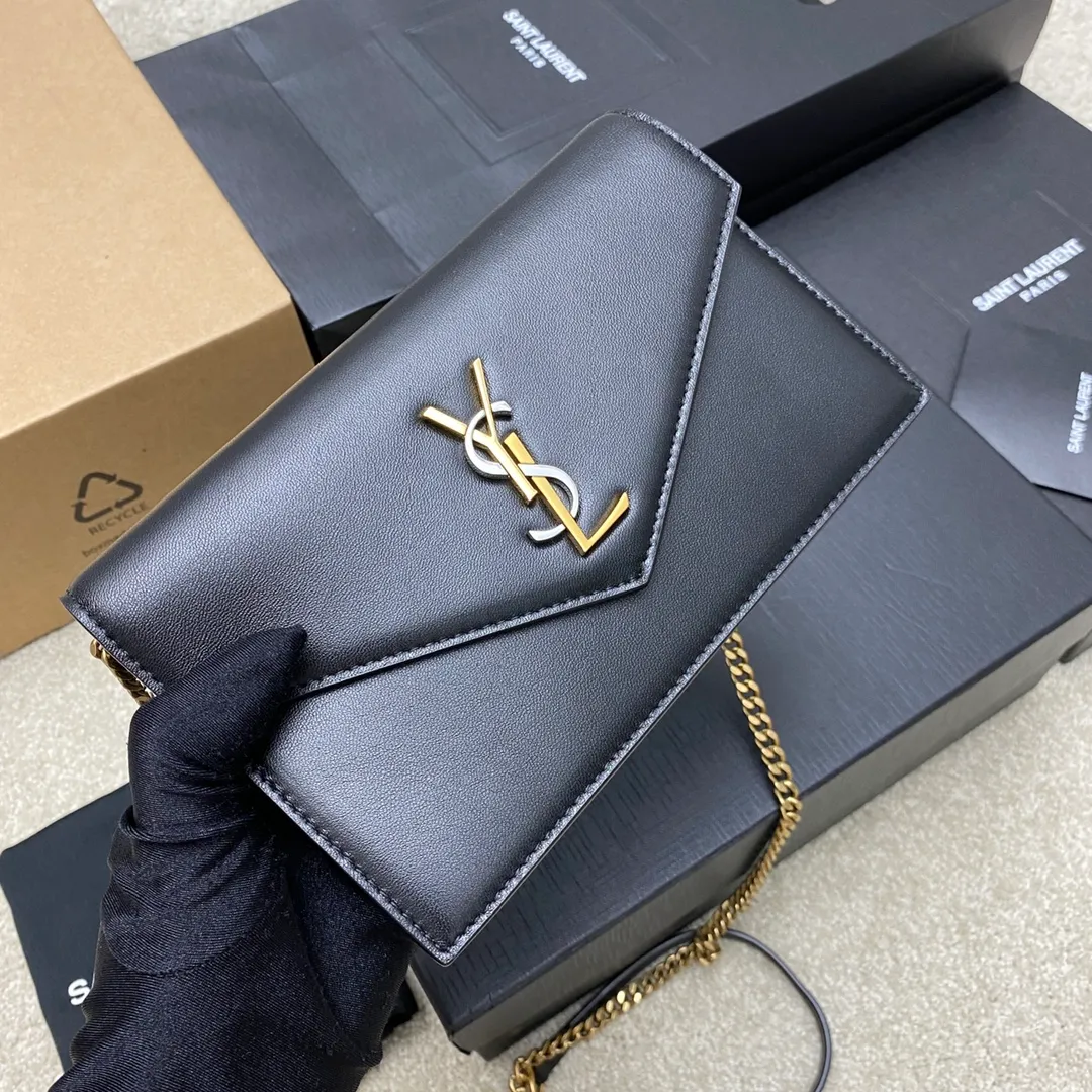 p1220 The top product in the market, black sheepskin/gold 🌈Y’s new product LE CASSANDRE smooth leather envelope chain wallet, made of Italian imported lambskin, soft to the touch! Front flap wallet, decorated with three-color metal logo, super nice! LECASSANDRE interior: six card slots, one bill slot, one main compartment, and one zippered coin pocket, practical and stylish! 20230610 Model: 743050 [original leather] Size: 19x12.5x3.5cm