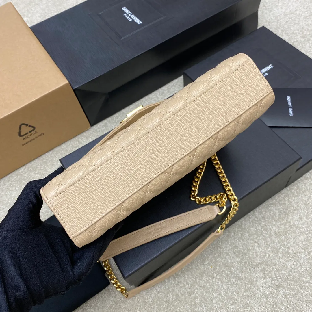 Apricot ball pattern/gold buckle 🌈𝑬𝒏𝒗𝒆𝒍𝒐𝒑𝒆 medium grain embossed quilted genuine leather envelope bag, classic is eternal, the sky-high V pattern and rhombus caviar pattern, Italian original cowhide with eye-catching Y family logo, elegant and fashionable all in one! One chain and three backs, single chain cross-body, double chain single back, single chain single back are all perfect🤗Little fairies of different heights, there is always a way to carry it that suits you❤️20230750 Model: 392739 [original leather] Size: 24x17.5x6cm