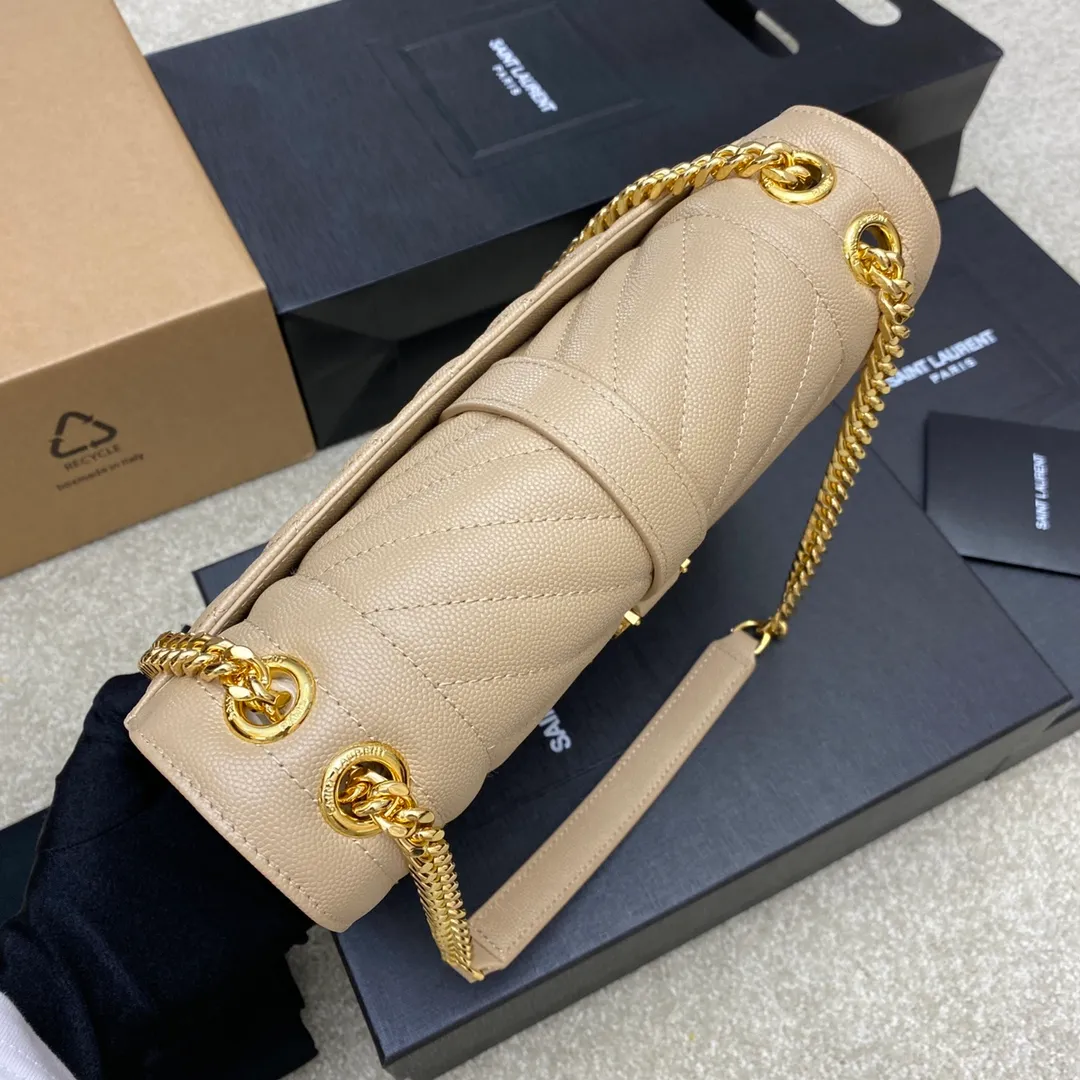 Apricot ball pattern/gold buckle 🌈𝑬𝒏𝒗𝒆𝒍𝒐𝒑𝒆 medium grain embossed quilted genuine leather envelope bag, classic is eternal, the sky-high V pattern and rhombus caviar pattern, Italian original cowhide with eye-catching Y family logo, elegant and fashionable all in one! One chain and three backs, single chain cross-body, double chain single back, single chain single back are all perfect🤗Little fairies of different heights, there is always a way to carry it that suits you❤️20230750 Model: 392739 [original leather] Size: 24x17.5x6cm