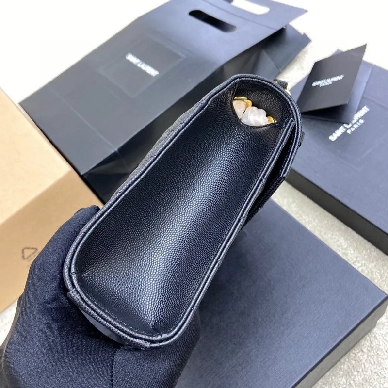 Black ball pattern/gold 🌈𝑬𝒏𝒗𝒆𝒍𝒐𝒑𝒆 medium grain embossed quilted genuine leather envelope bag, classic is eternal, the sky-high V pattern and rhombus caviar pattern, Italian original cowhide with eye-catching Y family logo, stylish and fashionable all in one! One chain and three backs, single chain cross-body, double chain single back, single chain single back are all perfect🤗Little fairies of different heights, there is always a way to carry it that suits you❤️20230750 Model: 392739 [original leather] Size: 24x17.5x6cm