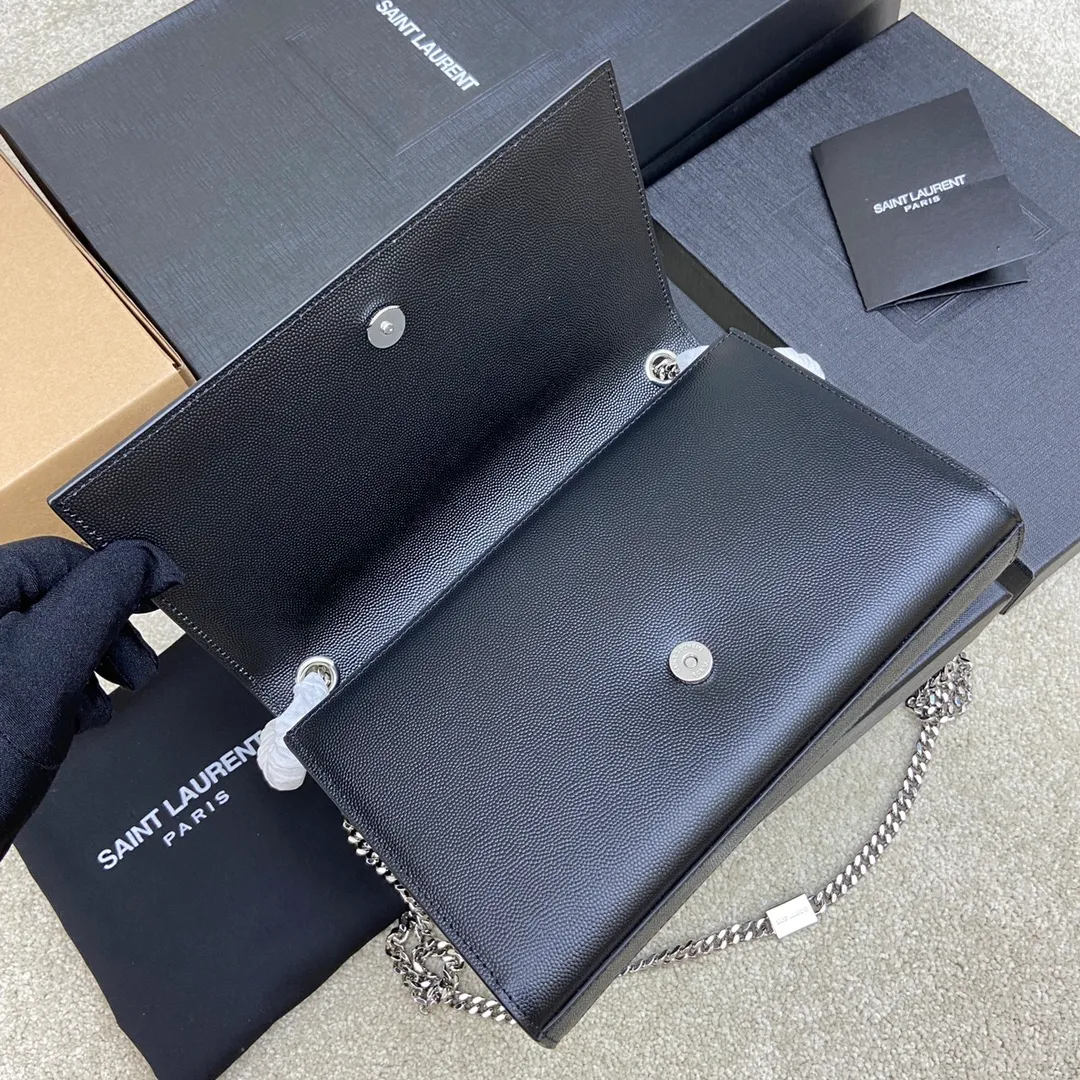 💰1260 Black ball pattern/silver buckle [original leather] 🌈Y’s most classic style Kate chain crossbody bag! A versatile style that is a must-have in every girl’s wardrobe! High-quality original South African cowhide, wear-resistant and scratch-resistant, no need to take special care of it💫Believe me, kate is definitely an eternal classic. No one would dare to call themselves fashionable without a Y family tassel bag👍20210630 Model: 354021 Size: 24*14.5*5.5cm