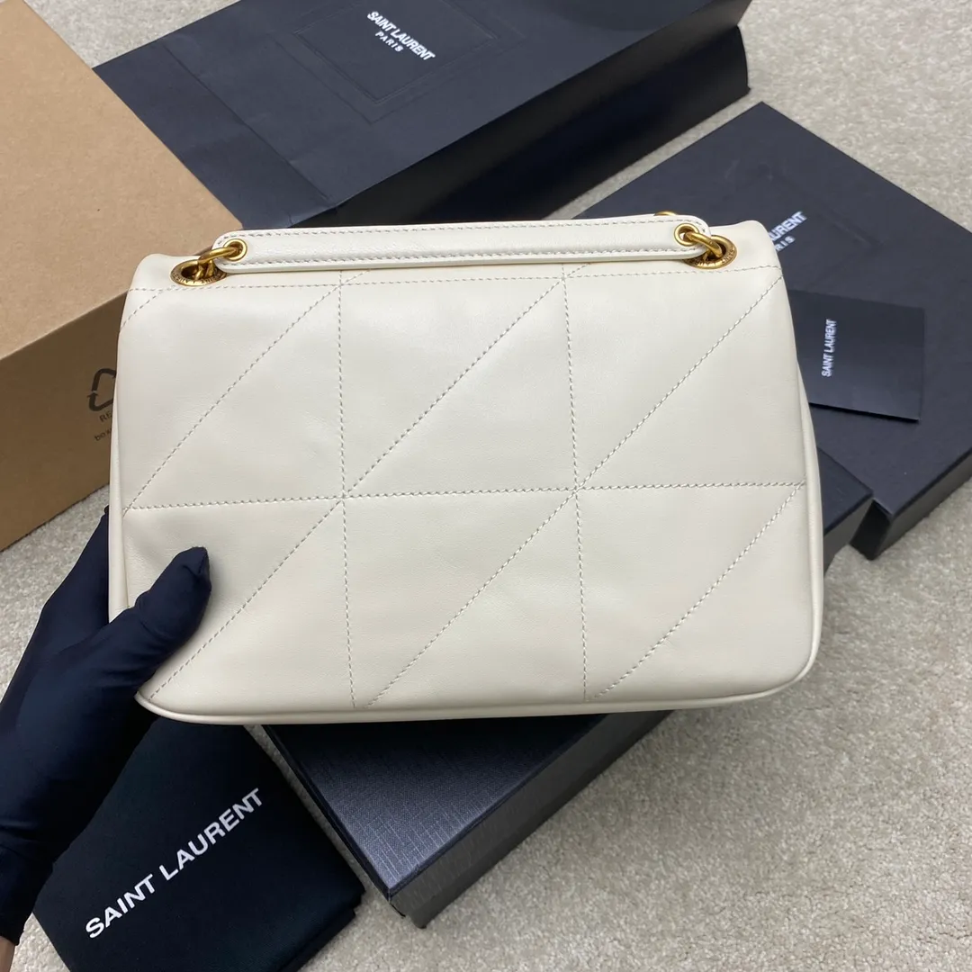 💰1760 milk white sheepskin/gold 🌈JAMIE 4.3 small original sheepskin handbag! Small bag in soft nappa leather with CARRE RIVE GAUCHE webbed topstitching. Lightweight and compact, with an adjustable sliding shoulder strap, it can be worn in a variety of ways. The bag is designed with a classic retro distressed version. It is very beautiful and fashionable, versatile for commuting, unexpectedly light and very practical! It can be carried by hand, carried on the shoulder or cross-body in various ways! An absolute must-have item! 20230880 Model: 763475 [original leather] Size: 26×15×7cm