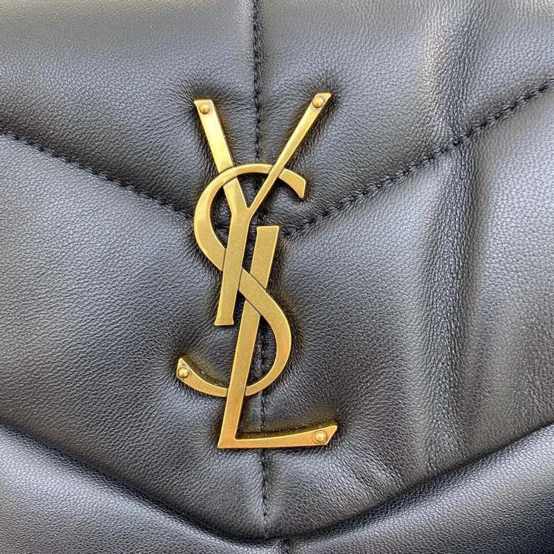 Black sheepskin/antique gold hardware 🌈LOULOU PUFFER Medium quilted lambskin bag, made of genuine genuine leather, feels soft and delicate, like embracing clouds☁️💋The classic Y family logo, chain and buttonhole hardware are all made of Barkin matte ancient gold hardware. The opening of the bag is folded and sealed with a magnetic snap buckle, which has first-class sealing and safety👍20210800 Size: 29x17x11cm Model: 577476 [original leather]