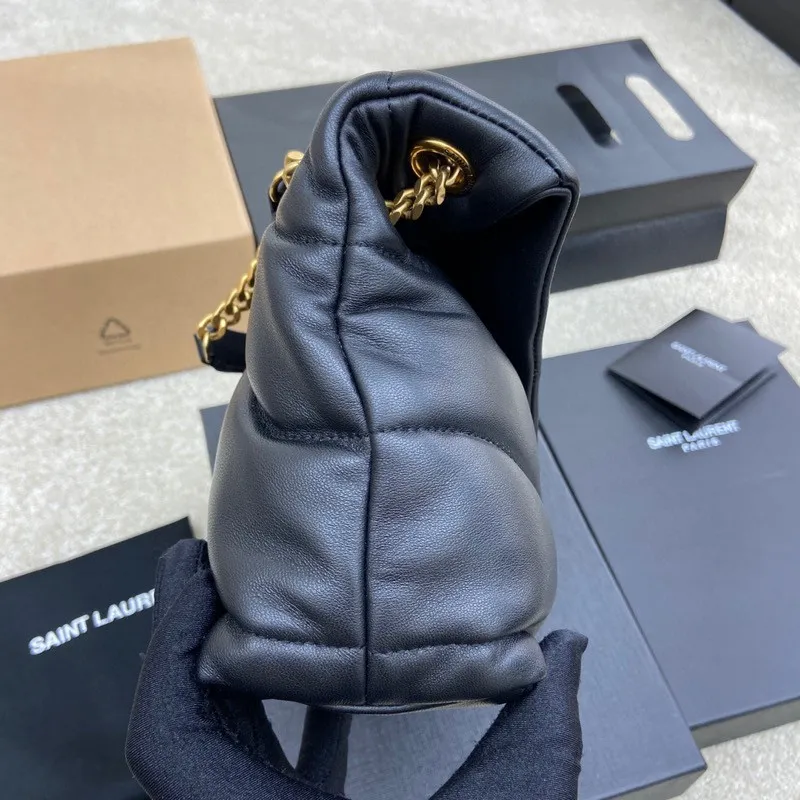 Black sheepskin/antique gold hardware 🌈LOULOU PUFFER Medium quilted lambskin bag, made of genuine genuine leather, feels soft and delicate, like embracing clouds☁️💋The classic Y family logo, chain and buttonhole hardware are all made of Barkin matte ancient gold hardware. The opening of the bag is folded and sealed with a magnetic snap buckle, which has first-class sealing and safety👍20210800 Size: 29x17x11cm Model: 577476 [original leather]