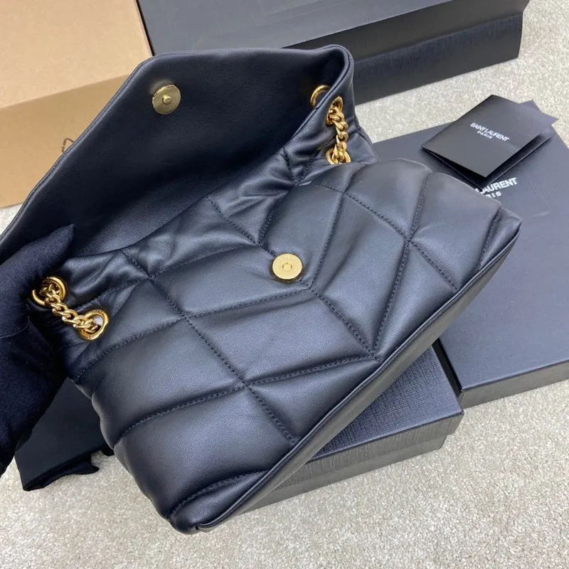 Black sheepskin/antique gold hardware 🌈LOULOU PUFFER Medium quilted lambskin bag, made of genuine genuine leather, feels soft and delicate, like embracing clouds☁️💋The classic Y family logo, chain and buttonhole hardware are all made of Barkin matte ancient gold hardware. The opening of the bag is folded and sealed with a magnetic snap buckle, which has first-class sealing and safety👍20210800 Size: 29x17x11cm Model: 577476 [original leather]