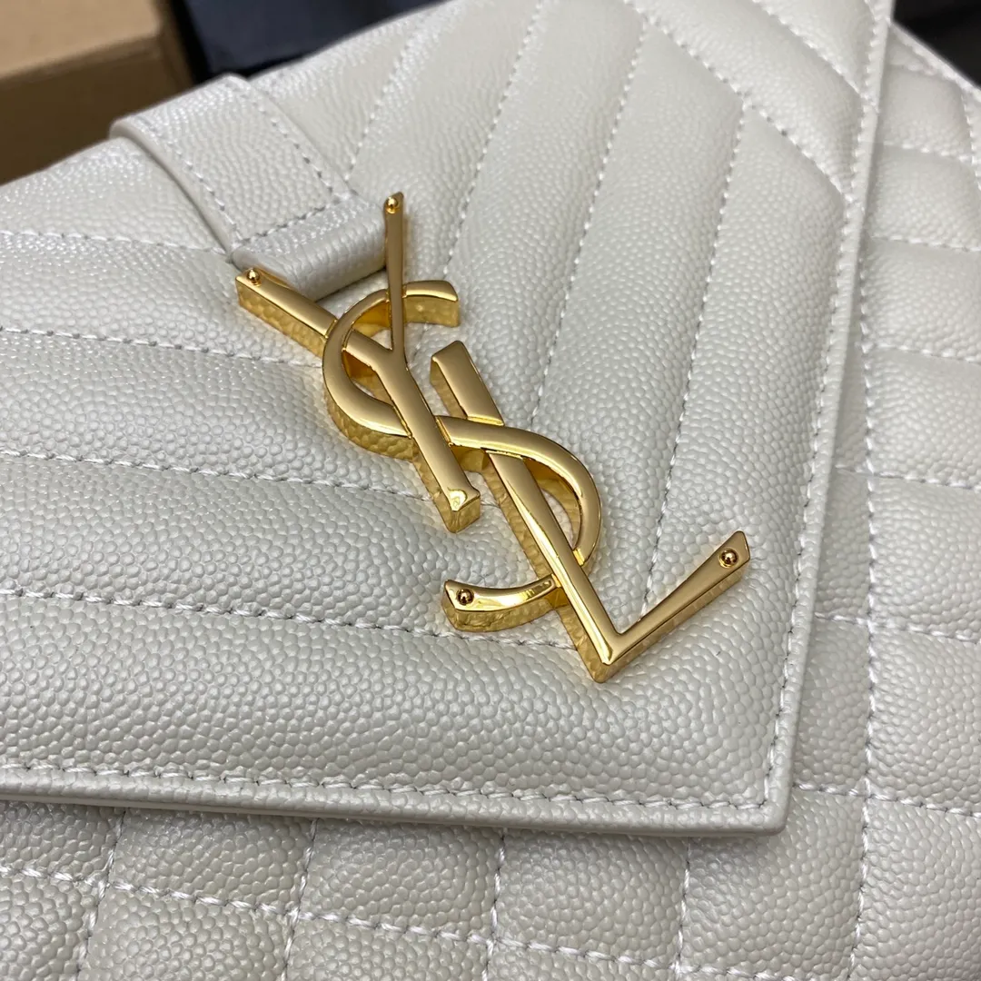 White ball pattern/gold buckle 🌈𝑬𝒏𝒗𝒆𝒍𝒐𝒑𝒆 medium grain embossed quilted genuine leather envelope bag, classic is eternal, the sky-high V pattern and rhombus caviar pattern, Italian original cowhide with eye-catching Y family logo, elegant and fashionable all in one! One chain and three backs, single chain cross-body, double chain single back, single chain single back are all perfect🤗Little fairies of different heights, there is always a way to carry it that suits you❤️20230750 Model: 392739 [original leather] Size: 24x17.5x6cm