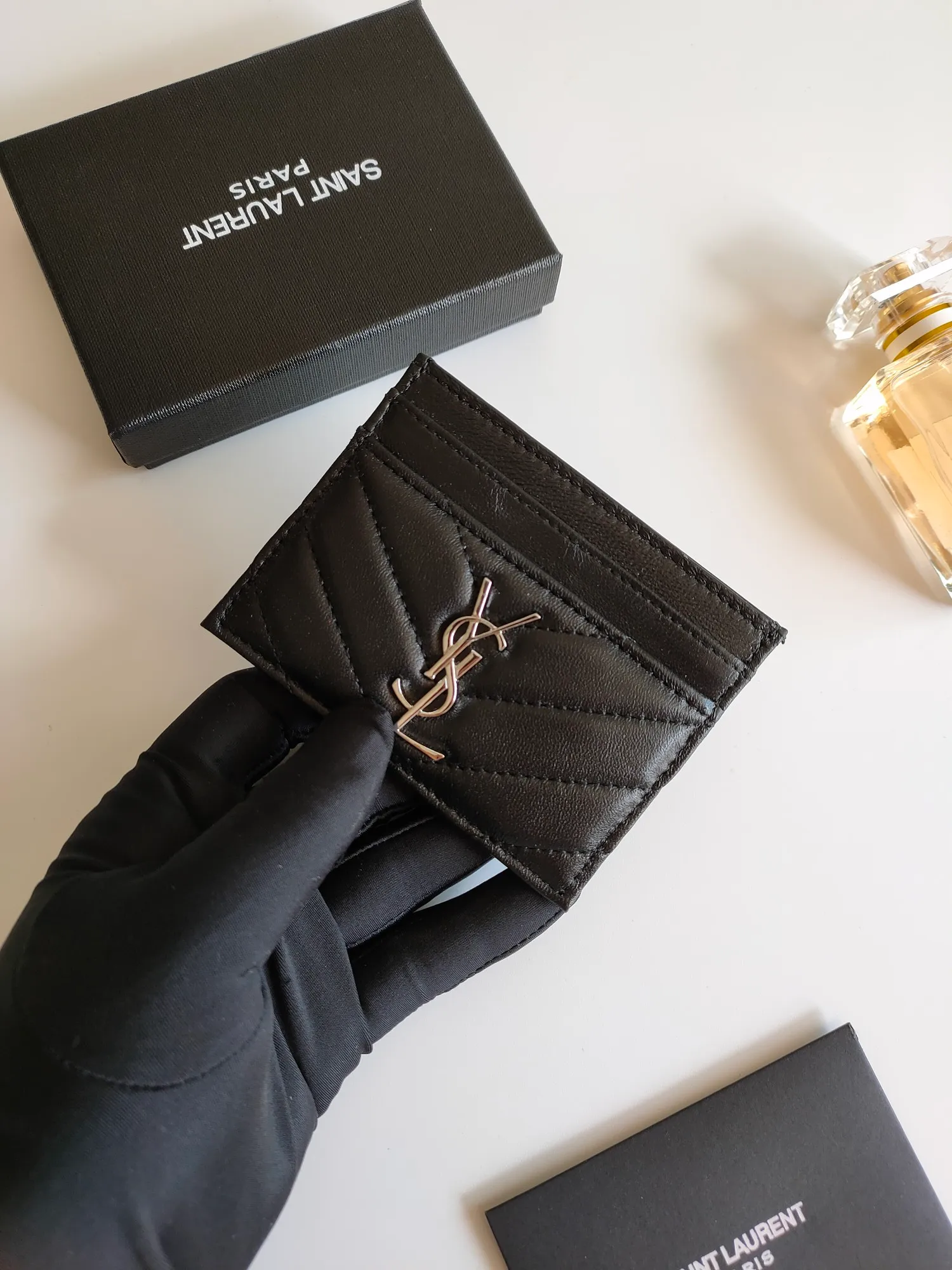 💰90 Saint Laurent new product shipped👉Genuine pickup bag, 🎀Sheep pattern microfiber lining, jacquard embossed stitching sheepskin credit card holder, metal interlocking YSL logo original single-pair hardware, replica details😋Style number: 423291😎Size: 10.5×7.5×0.5cm