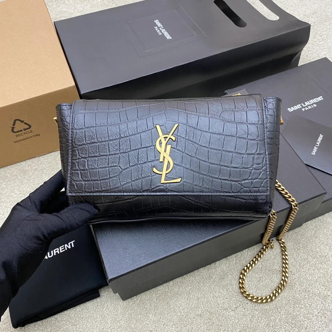 Black crocodile velvet double-sided/gold (small size) 🌈New size small 22CM arrived! 𝐊𝐚𝐭𝐞_Reversible suede & plain leather, buying one bag is equivalent to owning two bags, a great deal_Eternal classic kate, no need to worry about it becoming outdated, a style that can be used all year round, use plain leather in spring and summer, and use suede in autumn and winter! The chain can be removed! 20230780 Model: 712250 [original leather] Size: 22x14.5x6cm