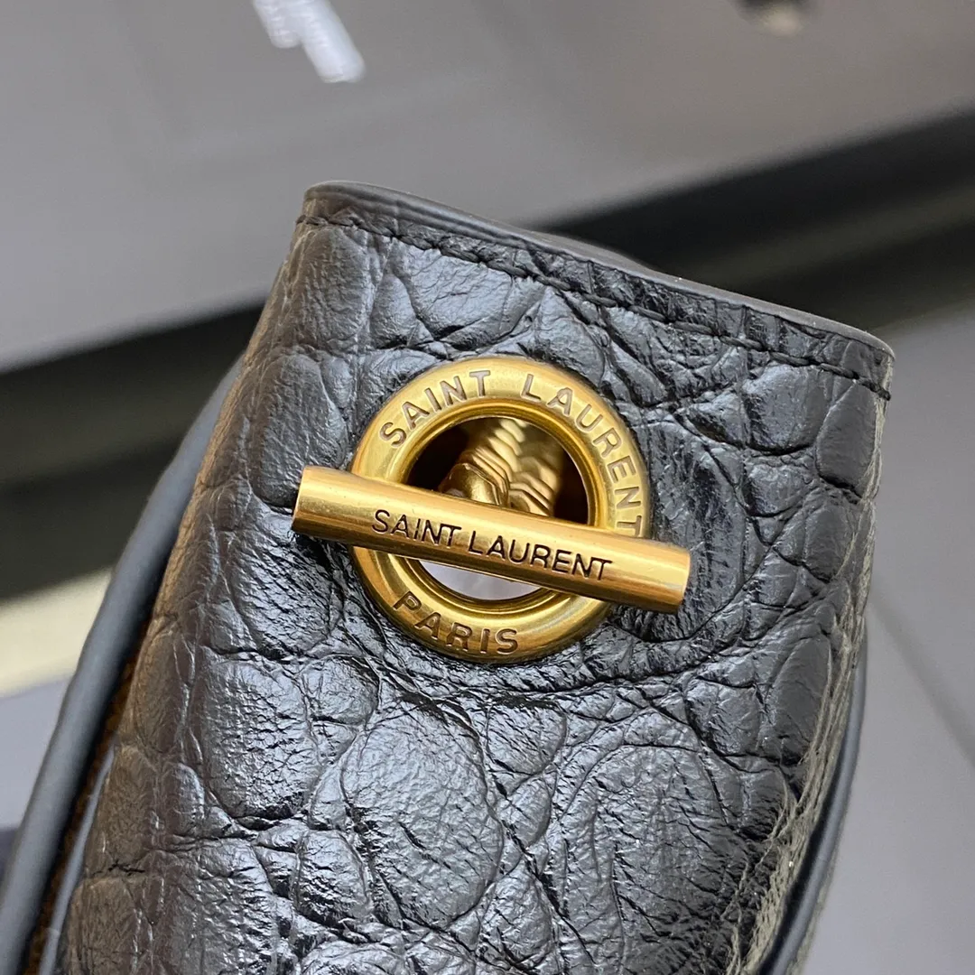 Black crocodile velvet double-sided/gold (small size) 🌈New size small 22CM arrived! 𝐊𝐚𝐭𝐞_Reversible suede & plain leather, buying one bag is equivalent to owning two bags, a great deal_Eternal classic kate, no need to worry about it becoming outdated, a style that can be used all year round, use plain leather in spring and summer, and use suede in autumn and winter! The chain can be removed! 20230780 Model: 712250 [original leather] Size: 22x14.5x6cm