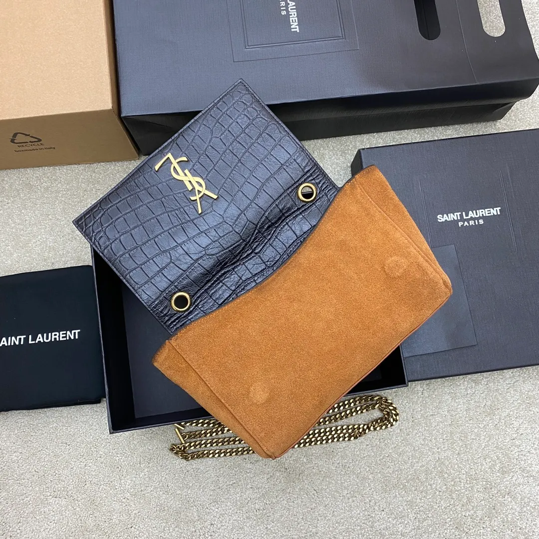 Black crocodile velvet double-sided/gold (small size) 🌈New size small 22CM arrived! 𝐊𝐚𝐭𝐞_Reversible suede & plain leather, buying one bag is equivalent to owning two bags, a great deal_Eternal classic kate, no need to worry about it becoming outdated, a style that can be used all year round, use plain leather in spring and summer, and use suede in autumn and winter! The chain can be removed! 20230780 Model: 712250 [original leather] Size: 22x14.5x6cm