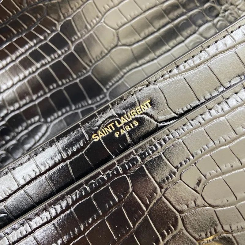 💰 1500 Crocodile pattern black/antique gold 🌈𝑺𝒖𝒏𝒔𝒆𝒕 𝟮𝟮𝒄𝒎#Classic luxurious crocodile pattern sunset bag original leather version! Friends who like crocodile pattern bags cannot miss this one! High-quality genuine leather, genuine mold-opening hardware, pursuing every detail, striving to be infinitely close to ZP👍20210750 Size: 22x8x16cm Model: 442906 [Original leather]