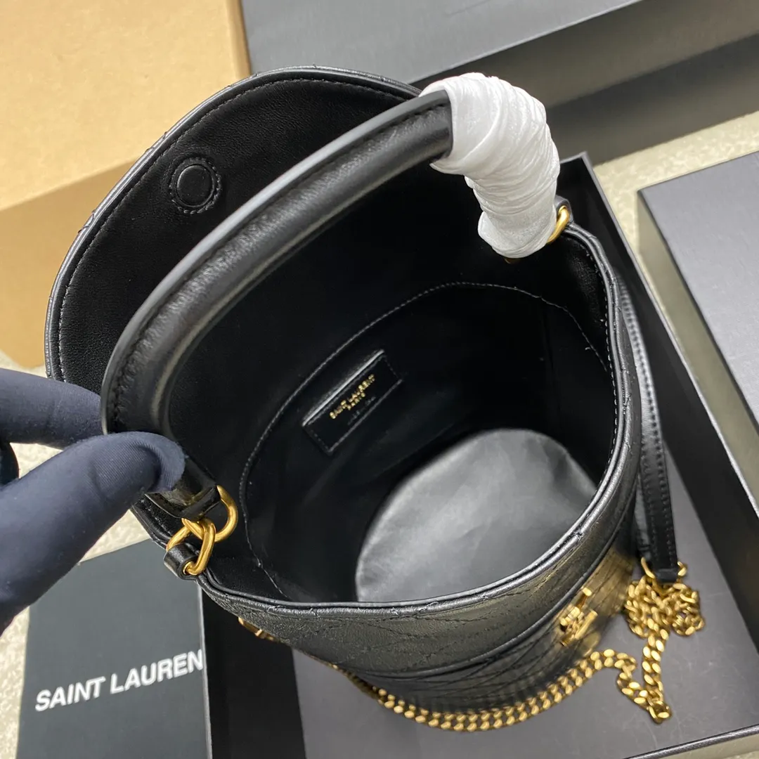 Black sheepskin/gold 🌈YSL Gaby series new bucket bag👑all sheepskin material👍super delicate and cute😘and very light top flip design, higher privacy and security, top handle and detachable chain shoulder strap, you can carry it in more ways, suitable for different occasions, it’s so beautiful👍20240780 Model: 763971 [original leather] Size: 19x17x15cm