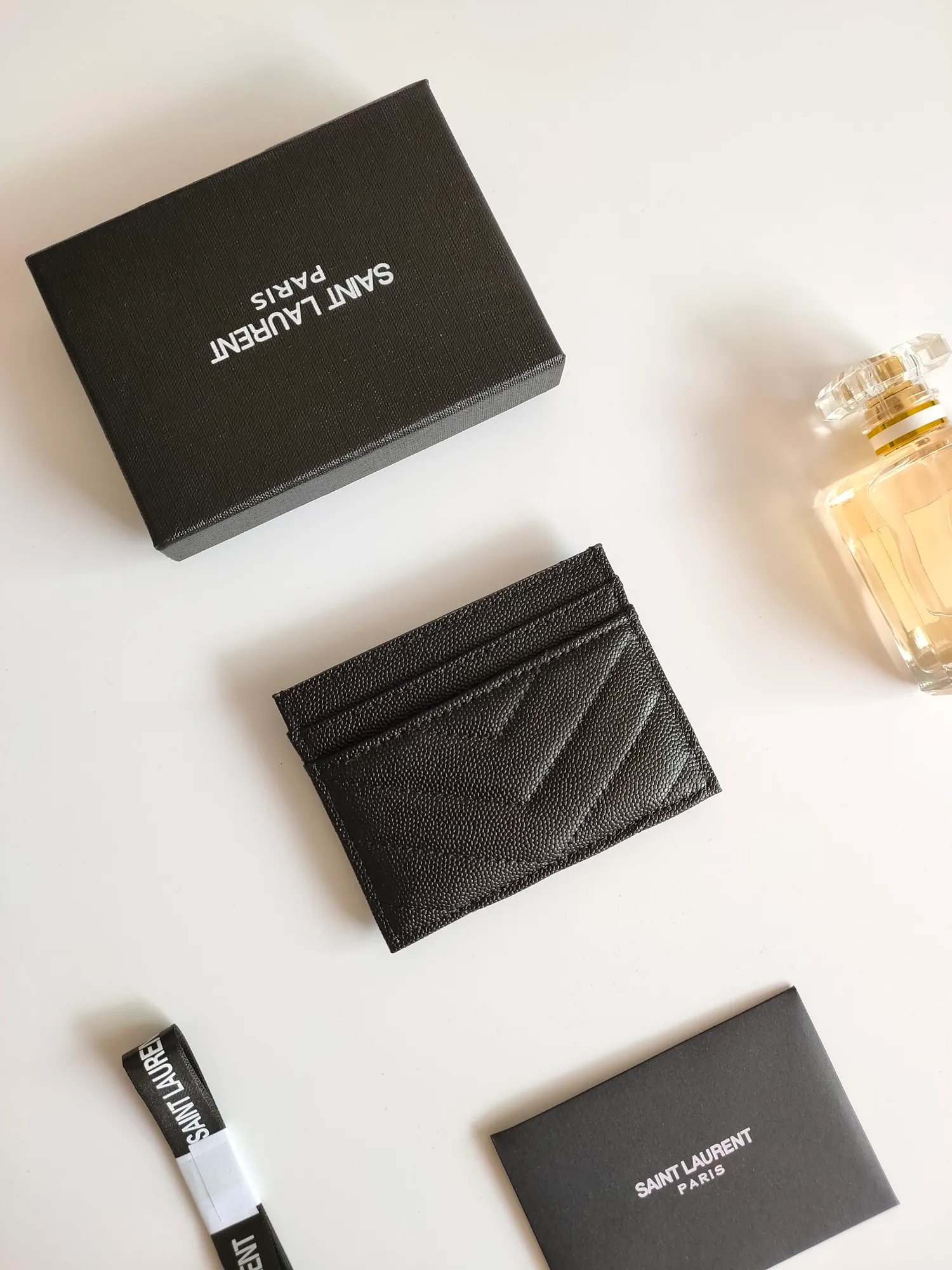💰110 Yves Saint Laurent new products shipped👉Genuine pickup bag, cowhide ball pattern🎀Sheep pattern microfiber lining, jacquard stitching genuine leather credit card holder, metal interlocking YSL logo original single pair hardware, copy details😋Style number: 423291😎Size: 10.5×7.5×0.5cm