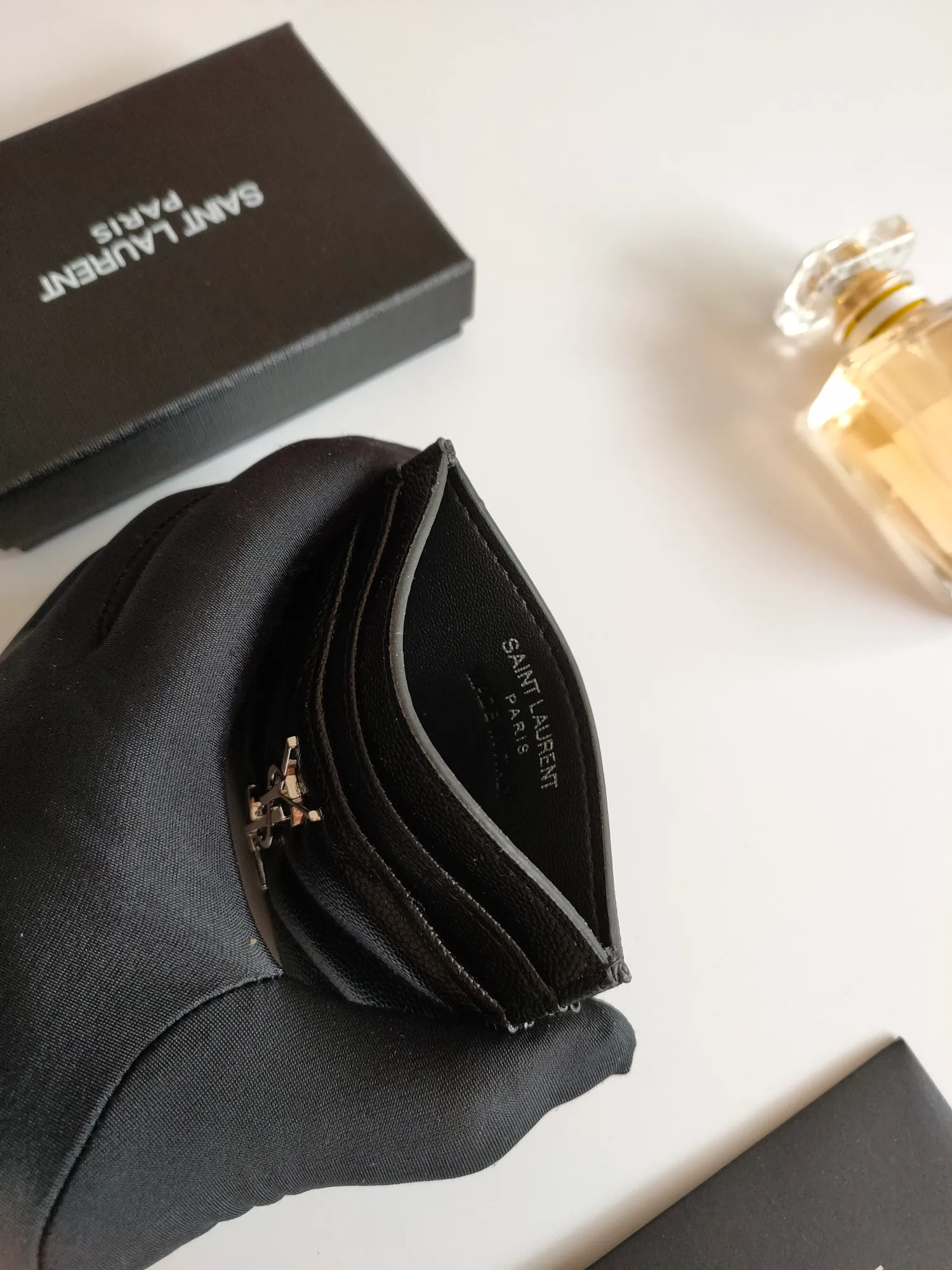 💰110 Yves Saint Laurent new products shipped👉Genuine pickup bag, cowhide ball pattern🎀Sheep pattern microfiber lining, jacquard stitching genuine leather credit card holder, metal interlocking YSL logo original single pair hardware, copy details😋Style number: 423291😎Size: 10.5×7.5×0.5cm