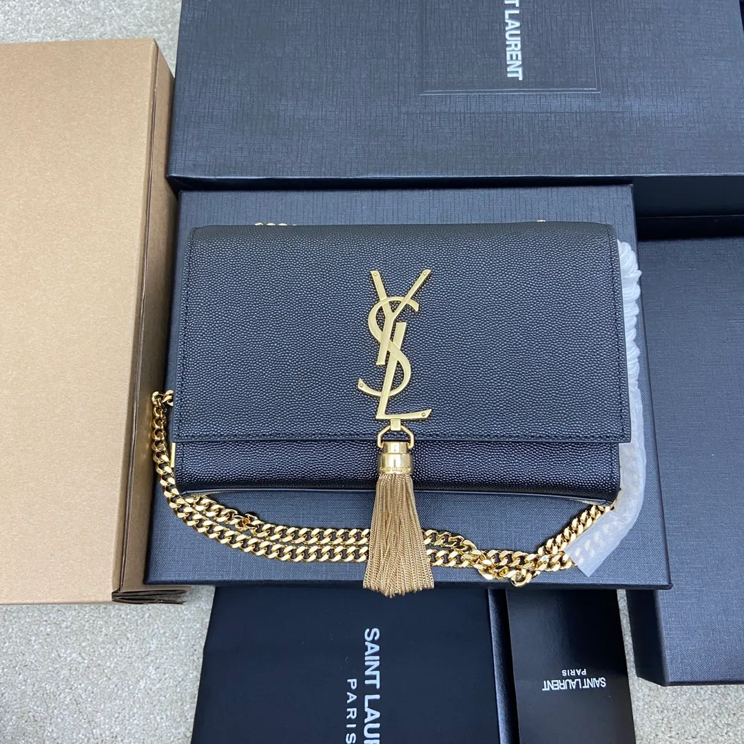 💰1260 Black ball pattern/gold buckle [original leather] 🌈KATE The most classic style and the most practical size. The core design of this series is the Y family logo. Mr. Yves Saint Laurent invited poster artist Cassandre to design it. The three letters are superimposed on each other, which is simple and avant-garde. High-quality crocodile pattern cowhide, wear-resistant and scratch-resistant! Definitely a timeless classic! No Y family tassel bag dares to say that they are fashionable👍20210630 Model: 377628 Size: 20*12.5*5cm