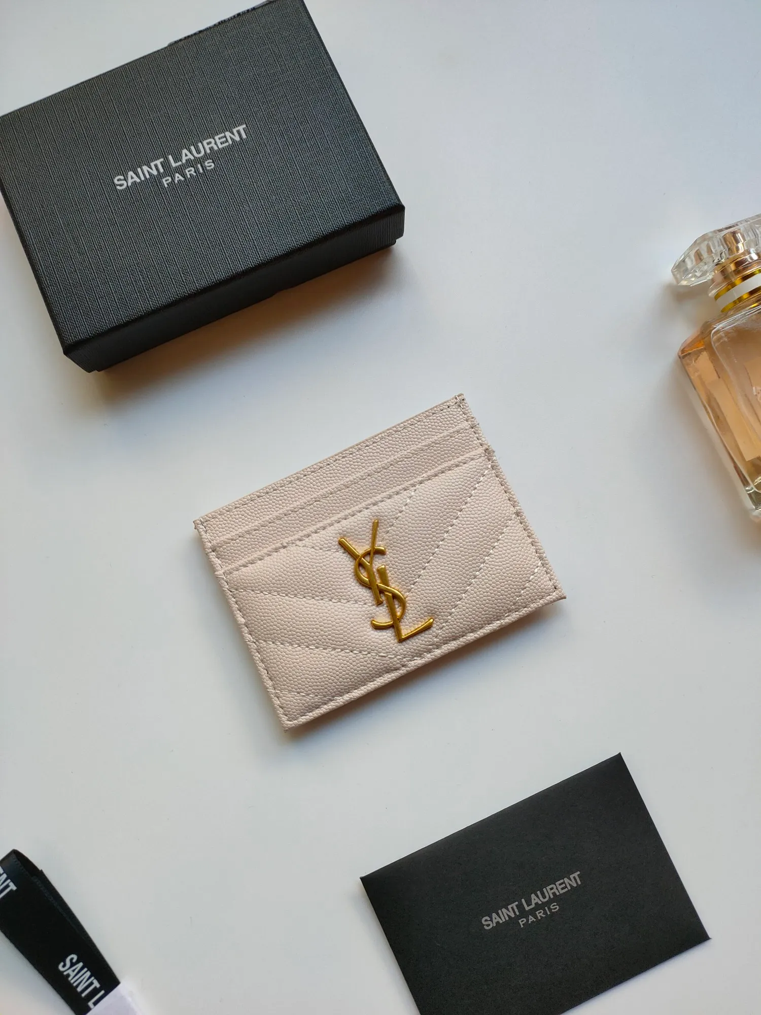 💰110 Yves Saint Laurent new arrivals👉Genuine pickup bag, 🎀Sheep pattern microfiber lining, jacquard embossed stitching sheepskin credit card holder, metal interlocking YSL logo original one-to-one hardware, replicated details😋Style number: 423291😎Size: 10.5×7.5×0.5cm