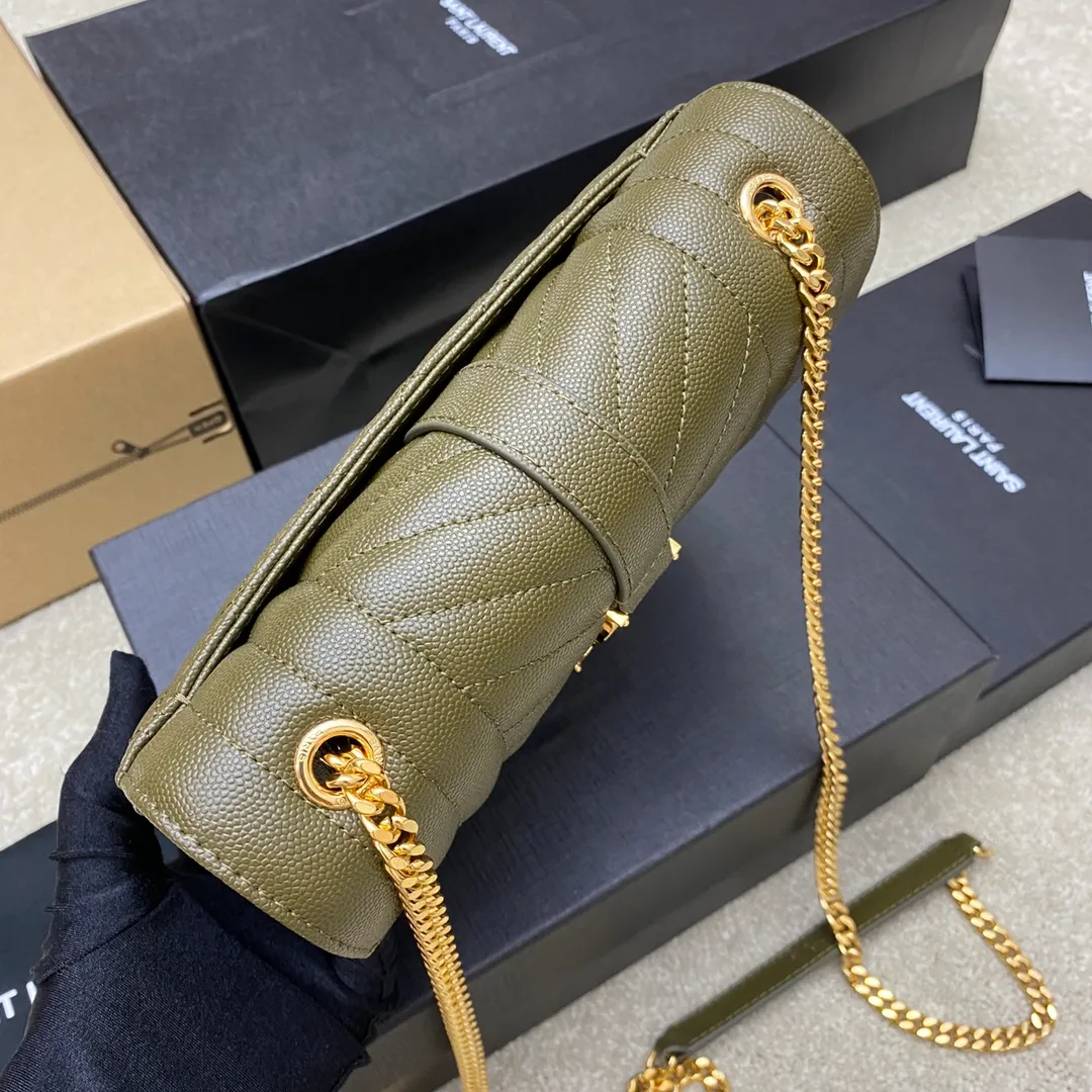 Olive green ball pattern/gold 🌈The new Envelope small caviar is made of top-grade imported cowhide with pressed caviar pattern, which is stunningly beautiful💋Classic is eternal‼ ️Versatile beyond imagination, elegant and fashionable all in one! The workmanship details are impeccable👍20220680 Model: 600915 [Original leather] Size: 21x13x6cm