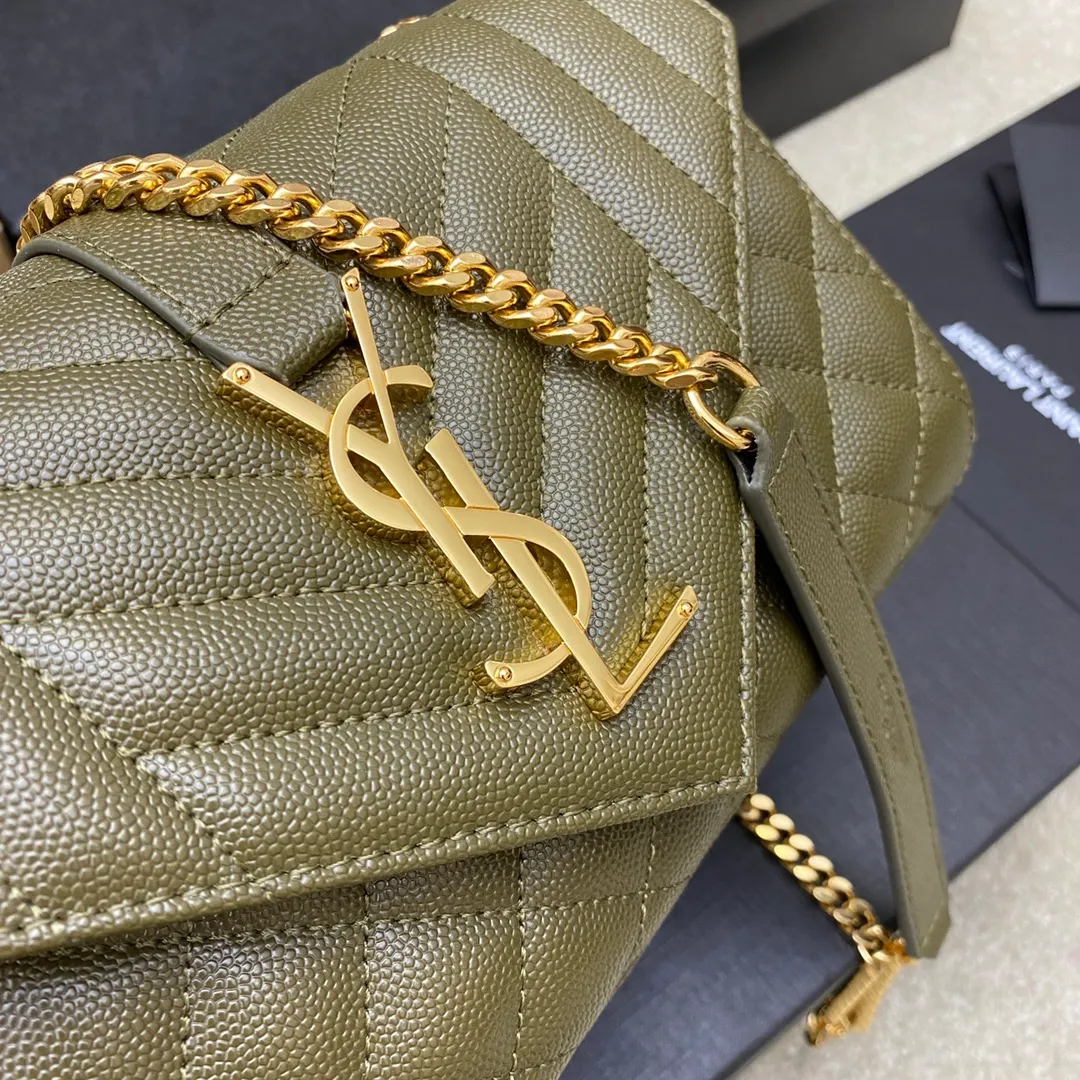 Olive green ball pattern/gold 🌈The new Envelope small caviar is made of top-grade imported cowhide with pressed caviar pattern, which is stunningly beautiful💋Classic is eternal‼ ️Versatile beyond imagination, elegant and fashionable all in one! The workmanship details are impeccable👍20220680 Model: 600915 [Original leather] Size: 21x13x6cm