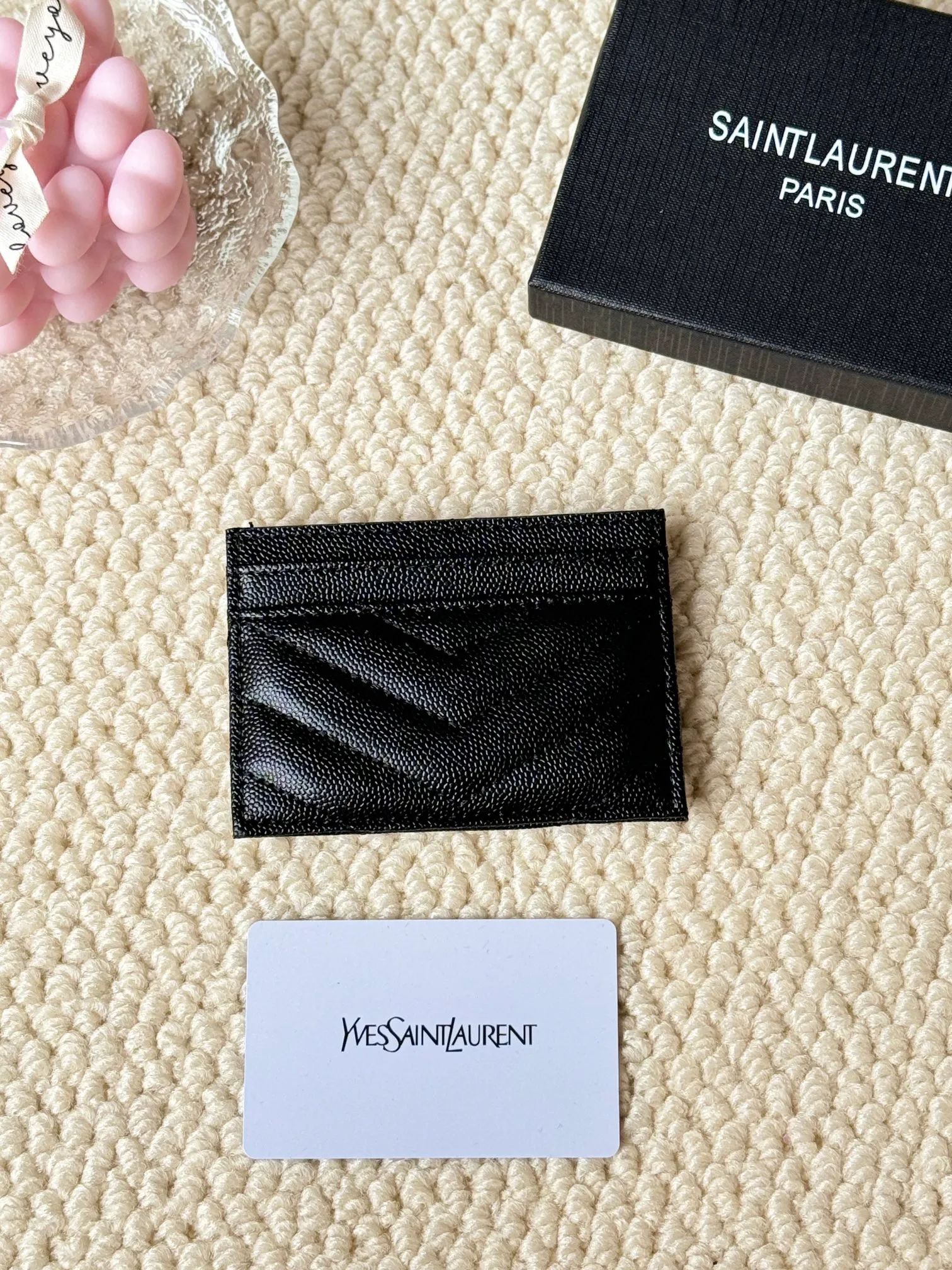💰100 ysl Yves Saint Laurent's most classic genuine card bag, with sheepskin microfiber lining, jacquard embossed stitching sheepskin credit card holder, metal interlocking YSL logo original single-pair hardware, copied details Style number: 423291 Size: 10.5×7.5×0.5cm